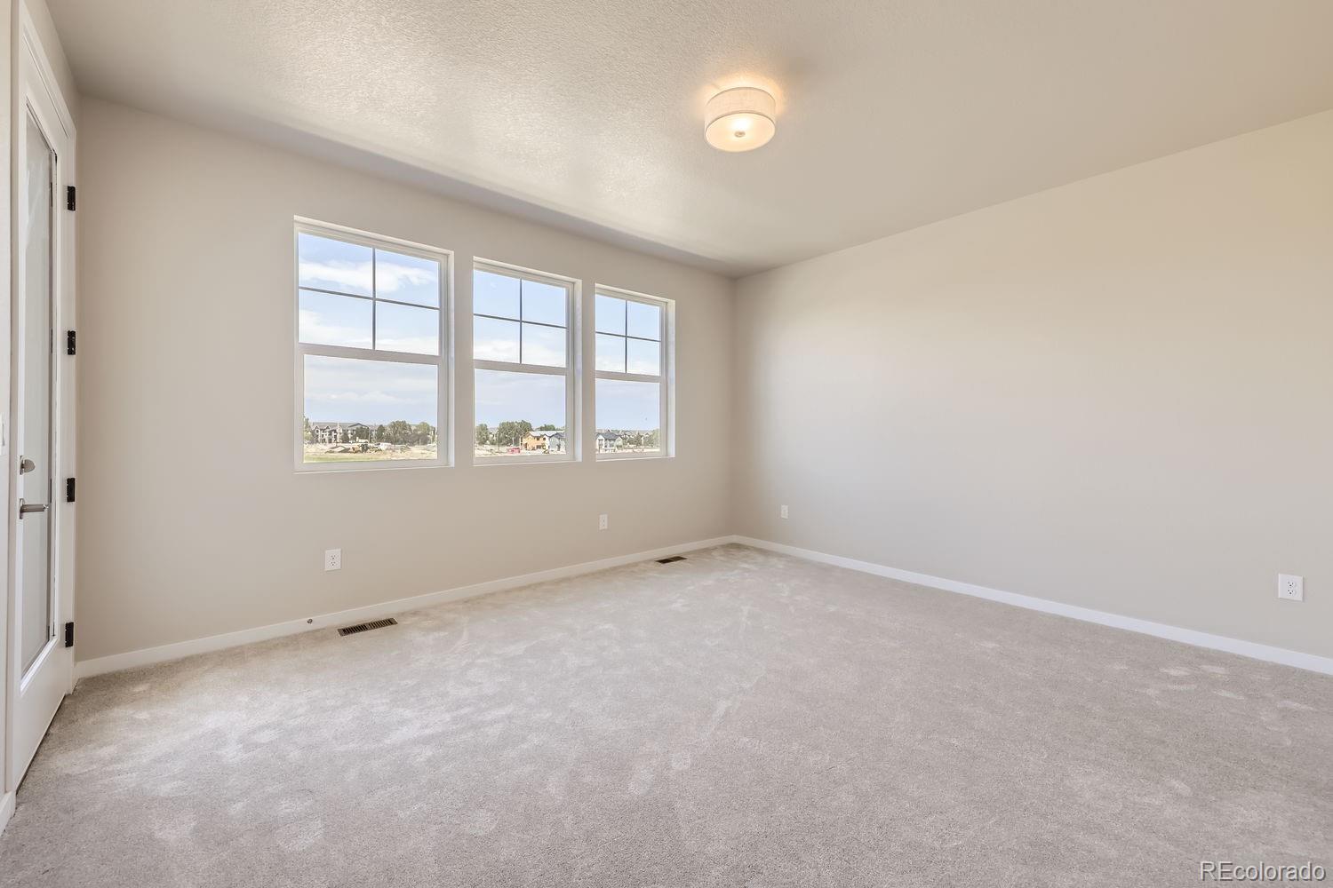 MLS Image #17 for 2702 e 103rd avenue,denver, Colorado