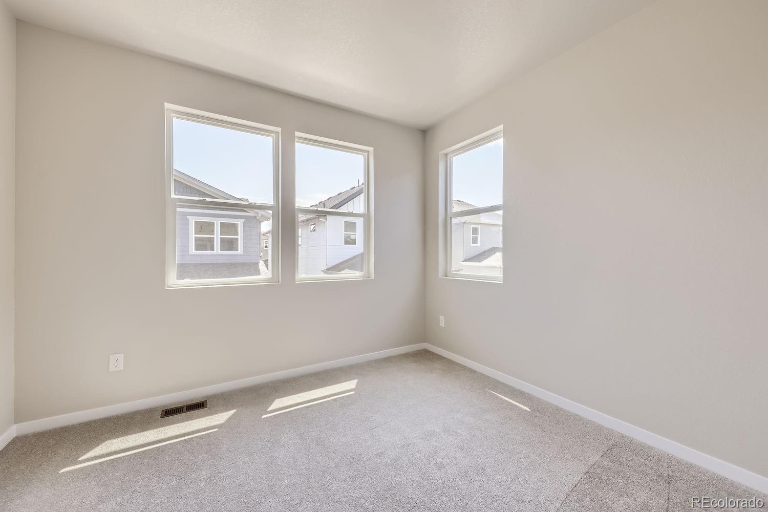 MLS Image #22 for 2702 e 103rd avenue,denver, Colorado