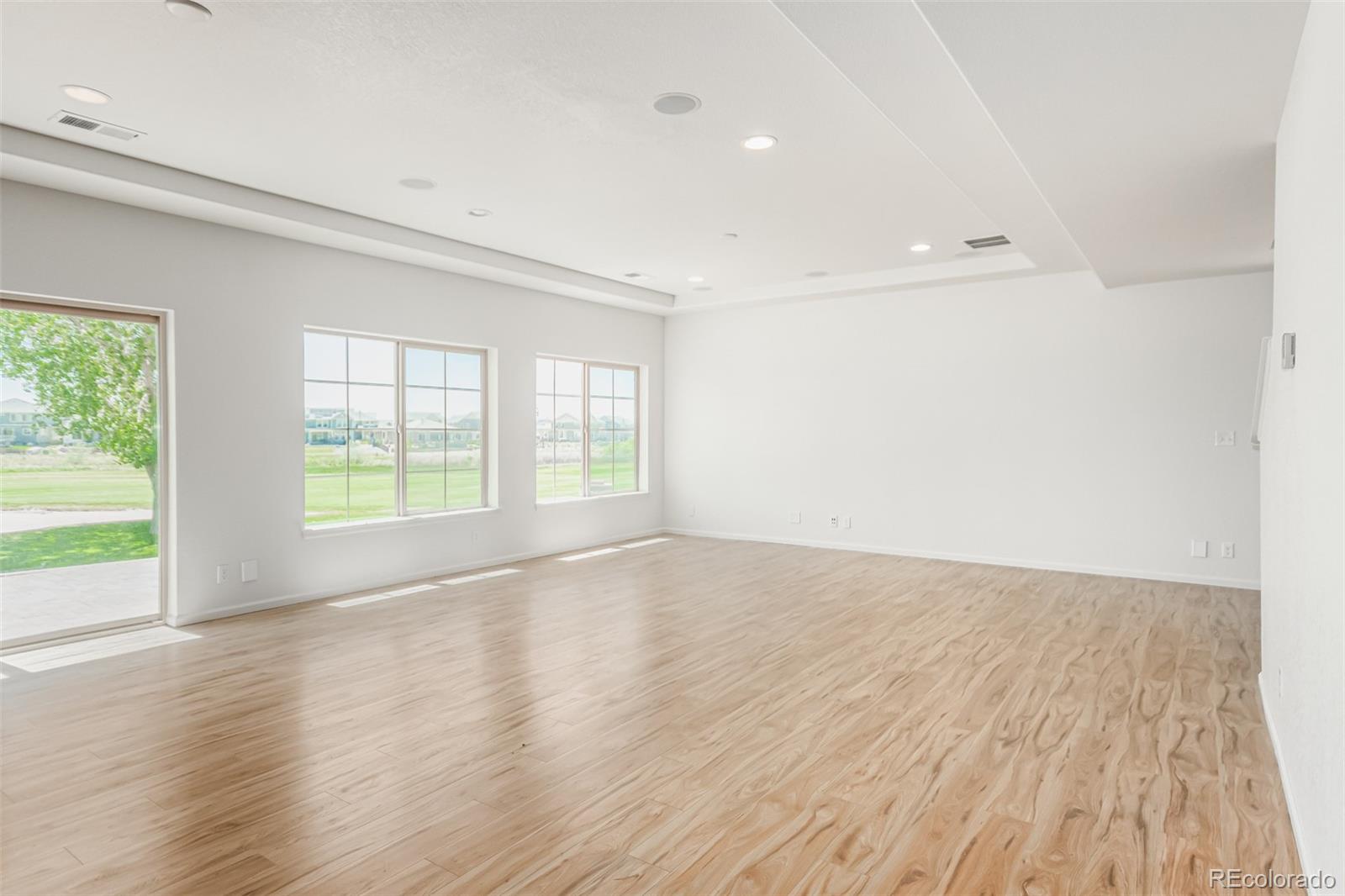 MLS Image #10 for 20898 e 51st place,denver, Colorado