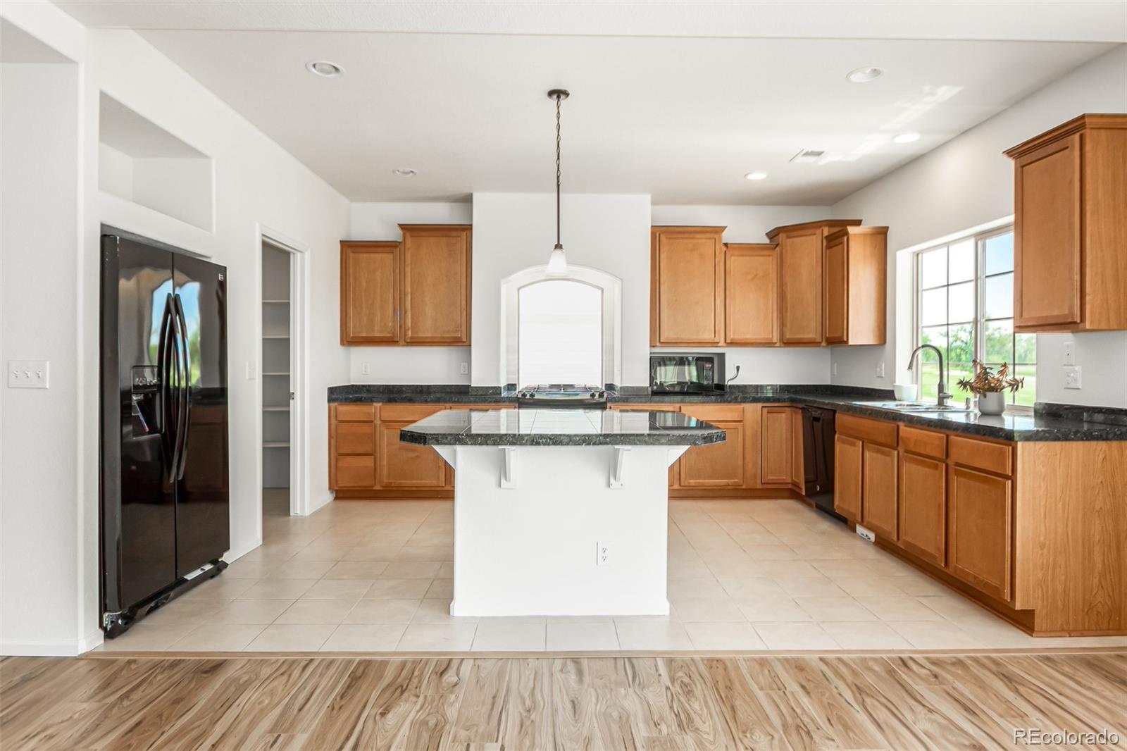 MLS Image #11 for 20898 e 51st place,denver, Colorado