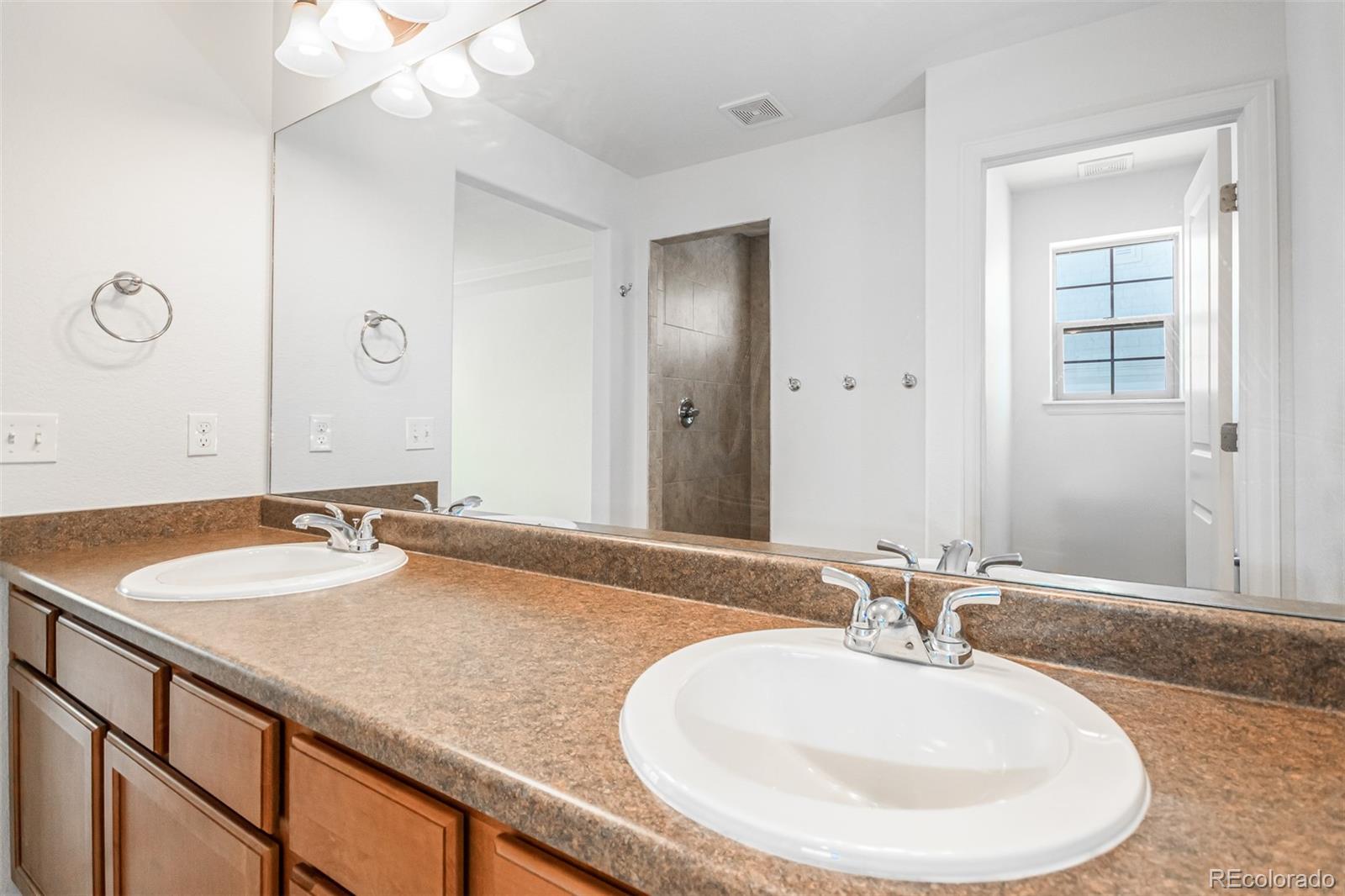 MLS Image #24 for 20898 e 51st place,denver, Colorado