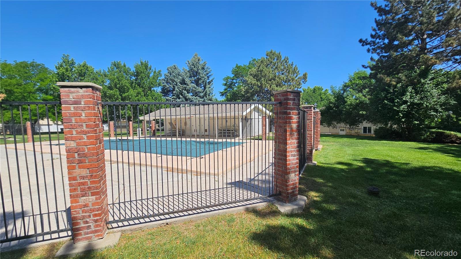 MLS Image #23 for 9255 e lehigh avenue,denver, Colorado