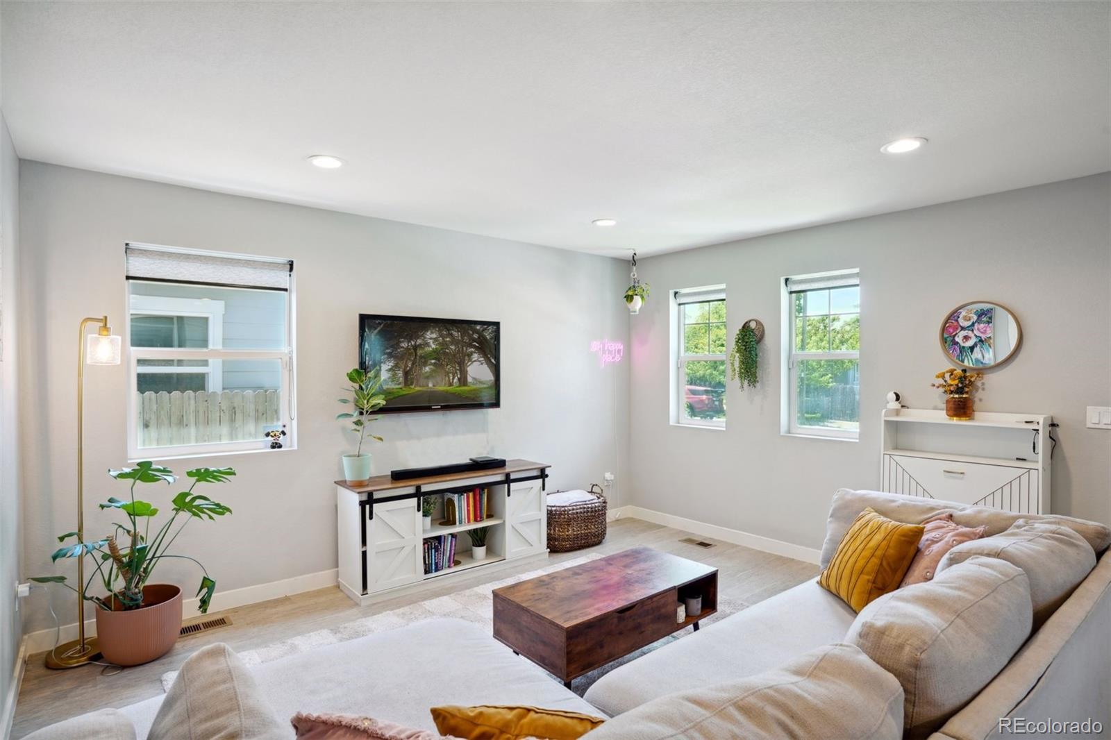 MLS Image #4 for 4080  adams street,denver, Colorado