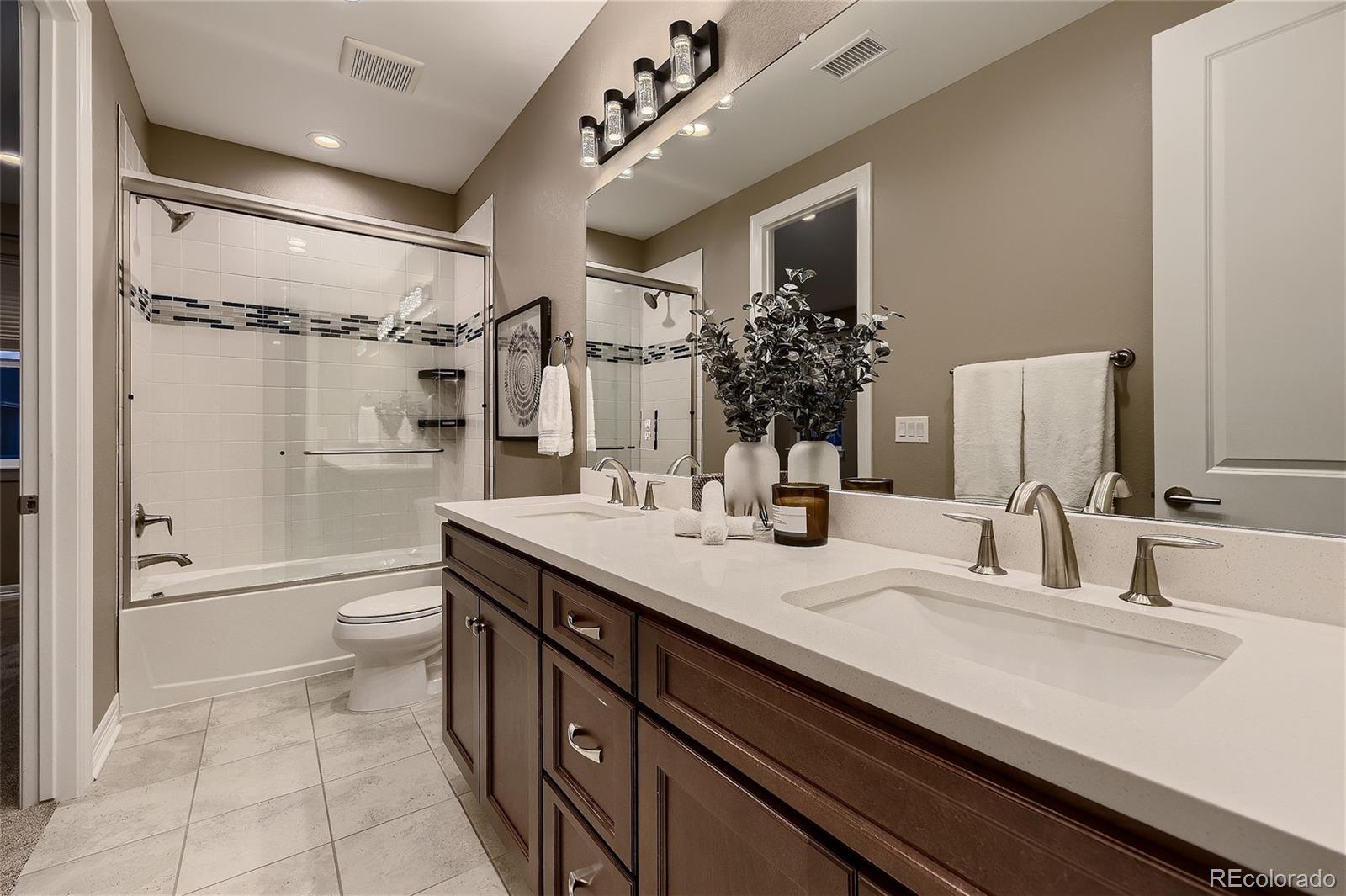 MLS Image #23 for 6722 s waterloo court,aurora, Colorado