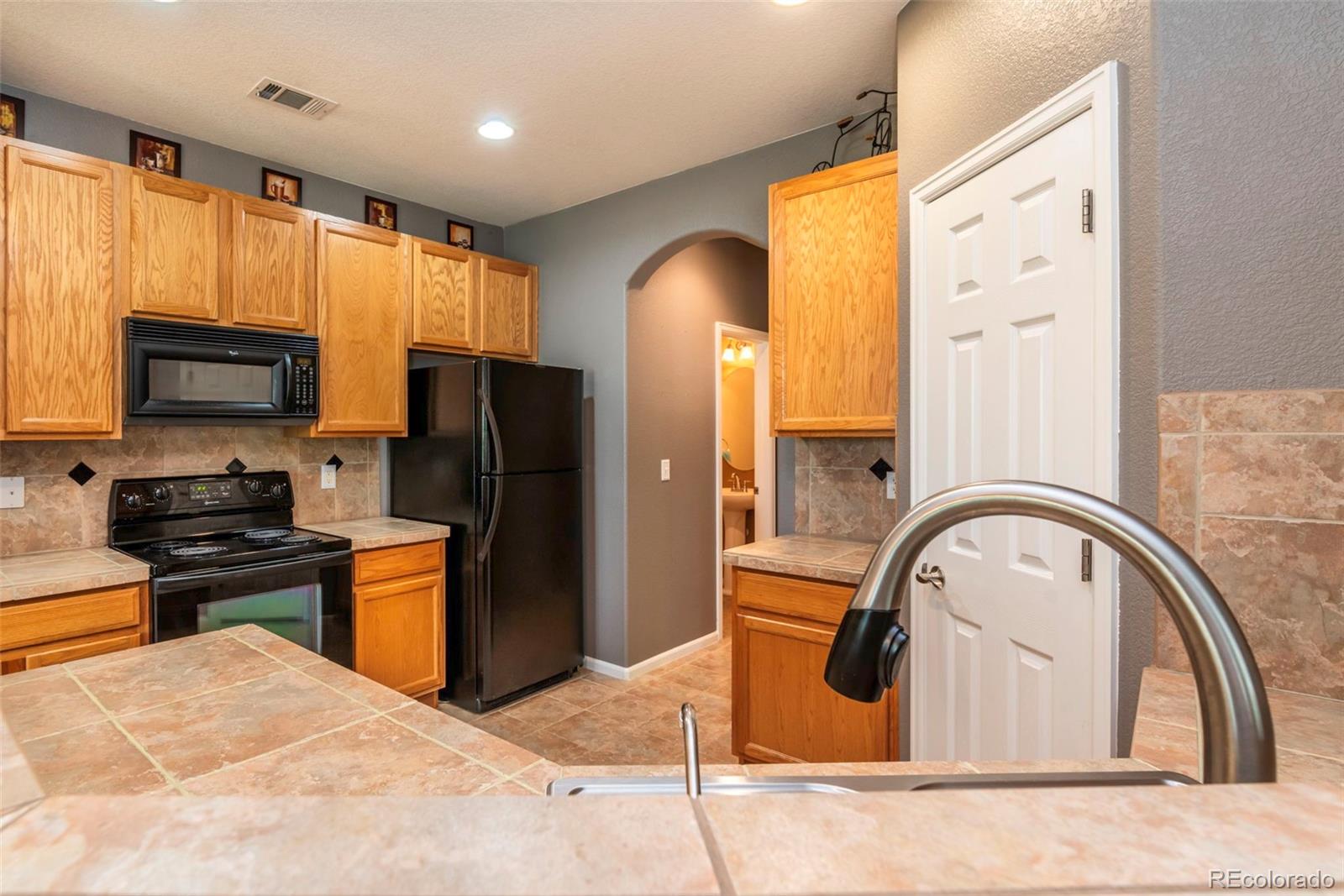 MLS Image #11 for 11391  navajo circle,westminster, Colorado