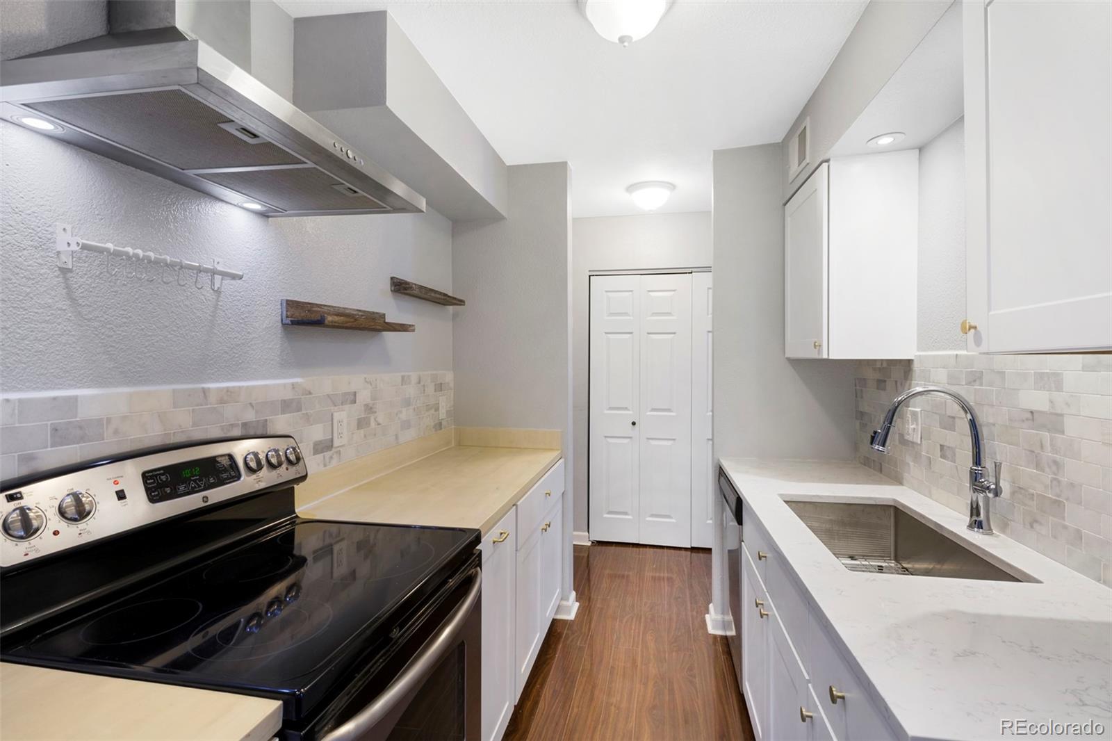 MLS Image #9 for 230 e highline circle 106,centennial, Colorado