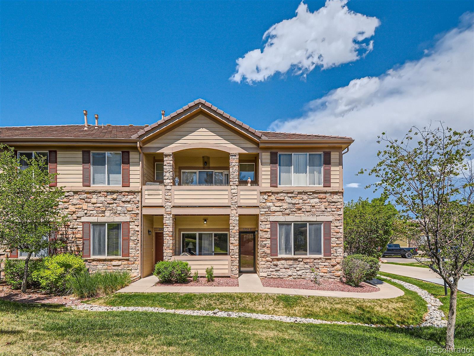 MLS Image #1 for 22920 e roxbury drive e,aurora, Colorado