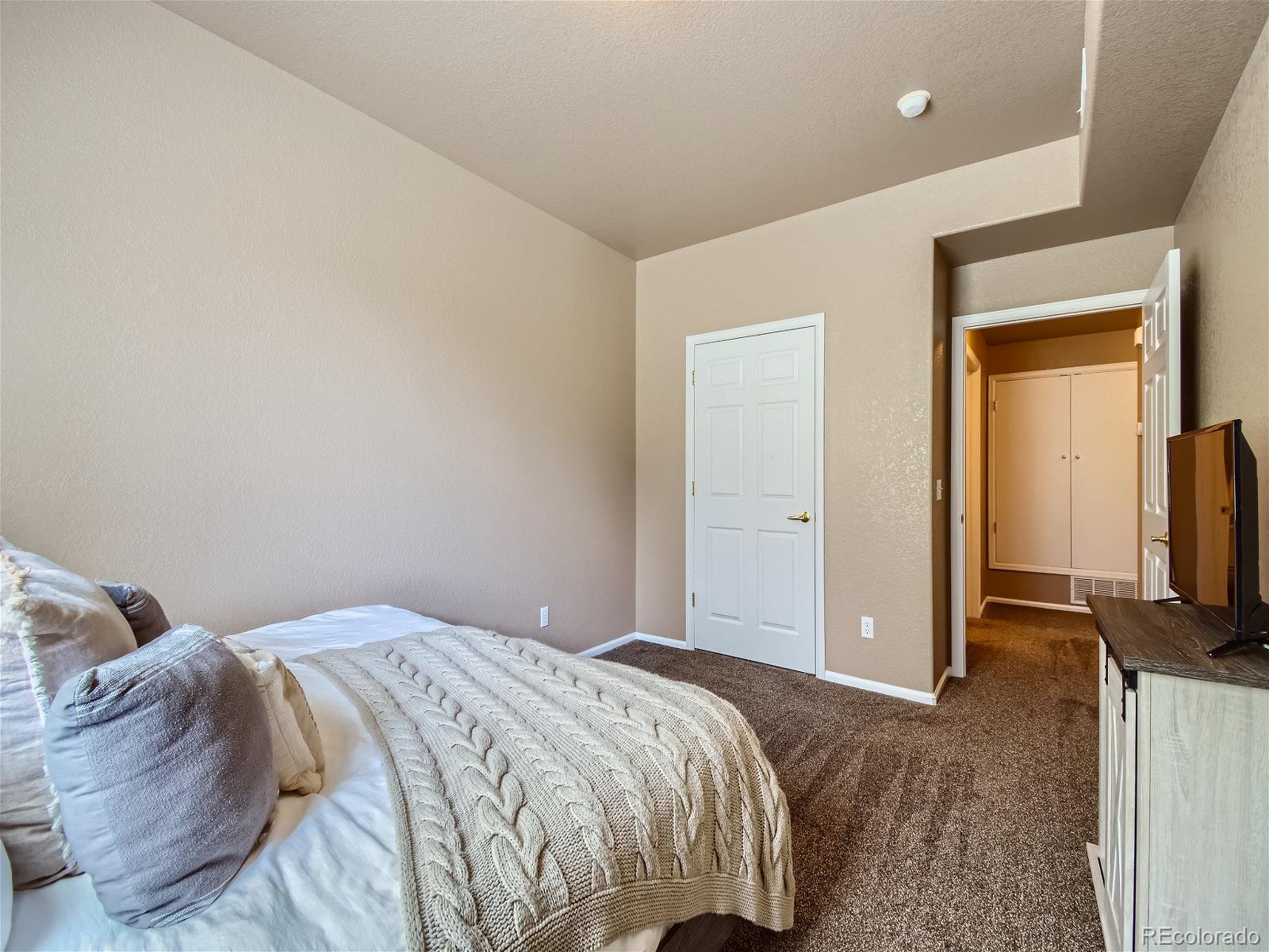 MLS Image #18 for 22920 e roxbury drive e,aurora, Colorado