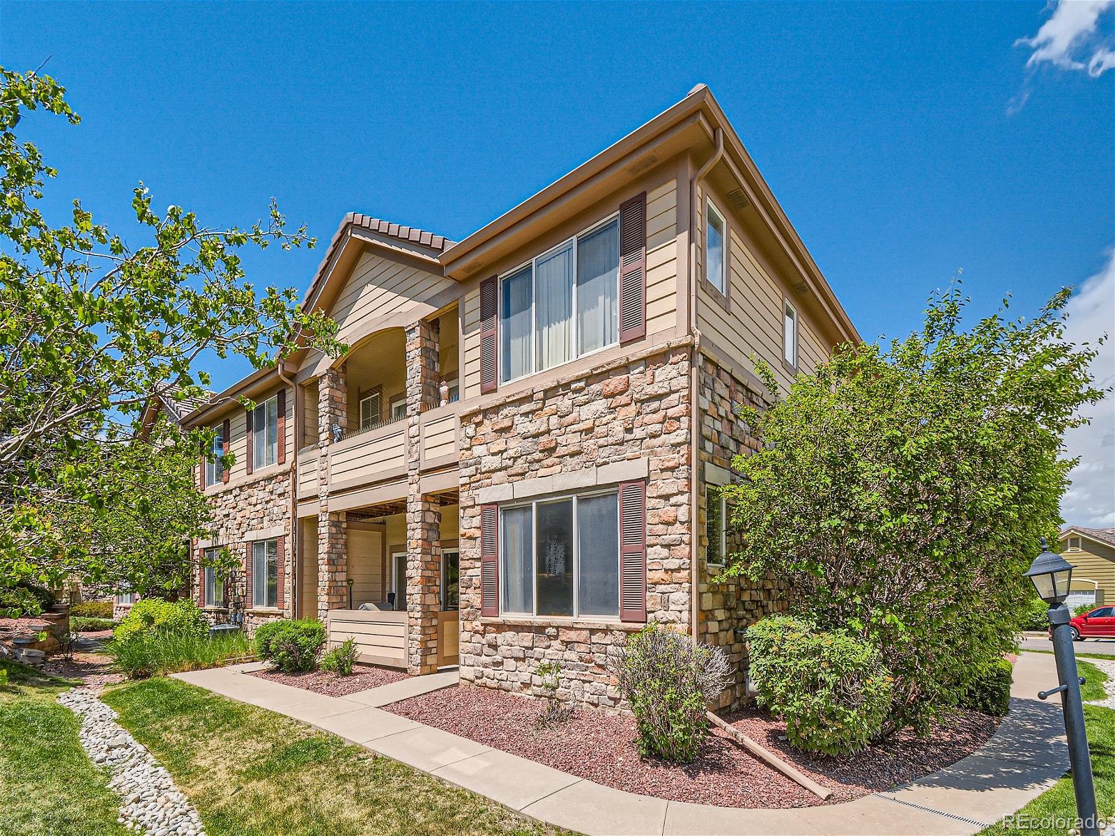 MLS Image #2 for 22920 e roxbury drive e,aurora, Colorado