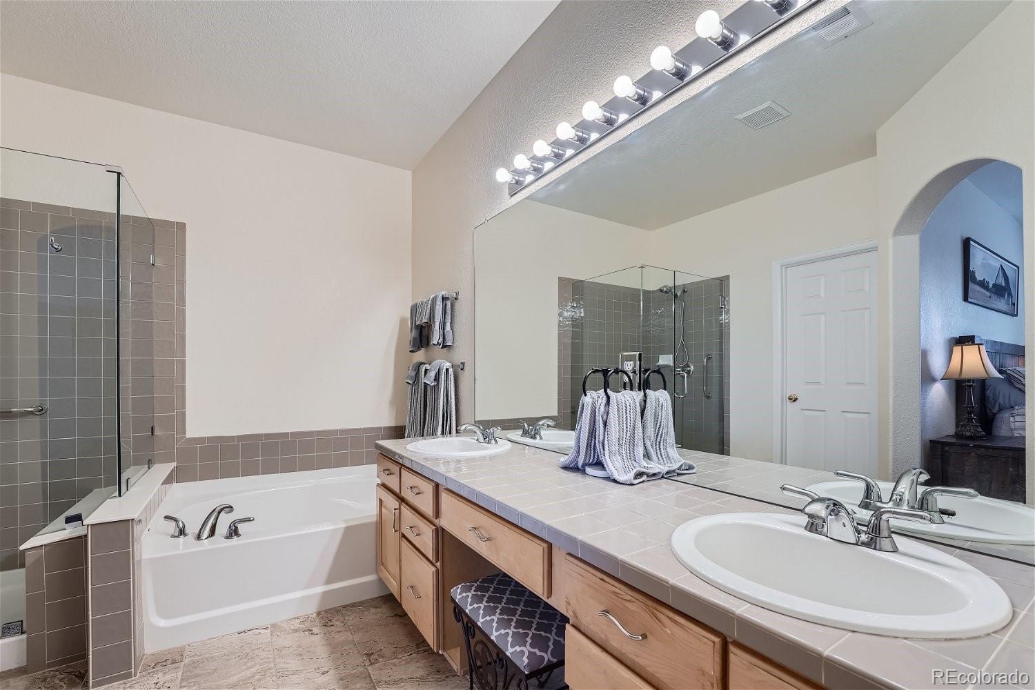 MLS Image #10 for 13899  legend trail 103,broomfield, Colorado