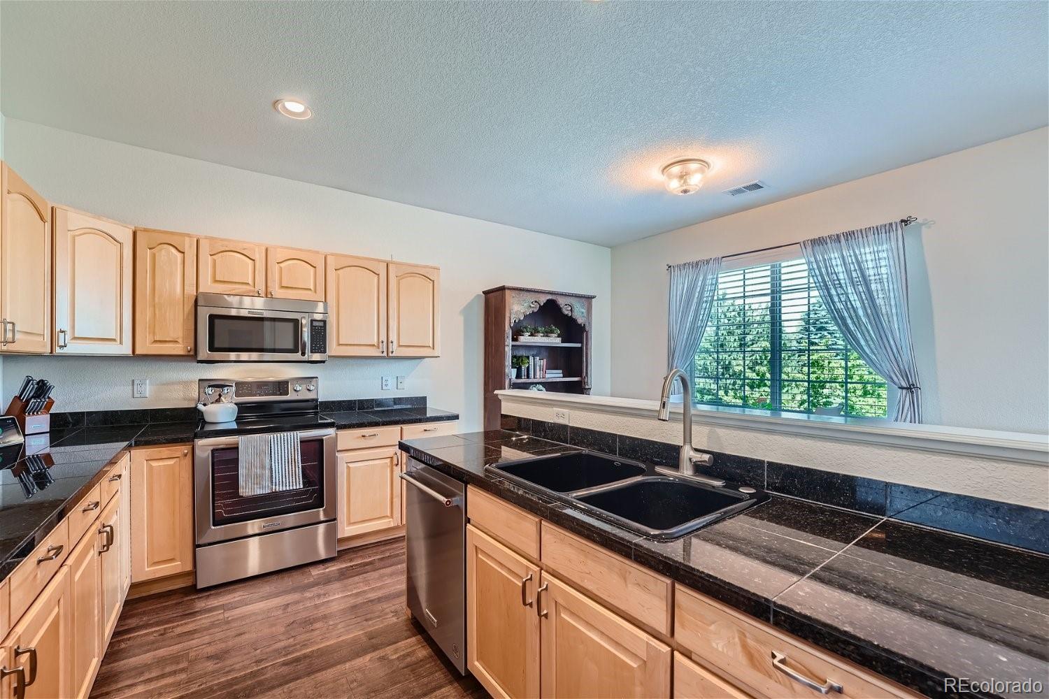 MLS Image #4 for 13899  legend trail 103,broomfield, Colorado