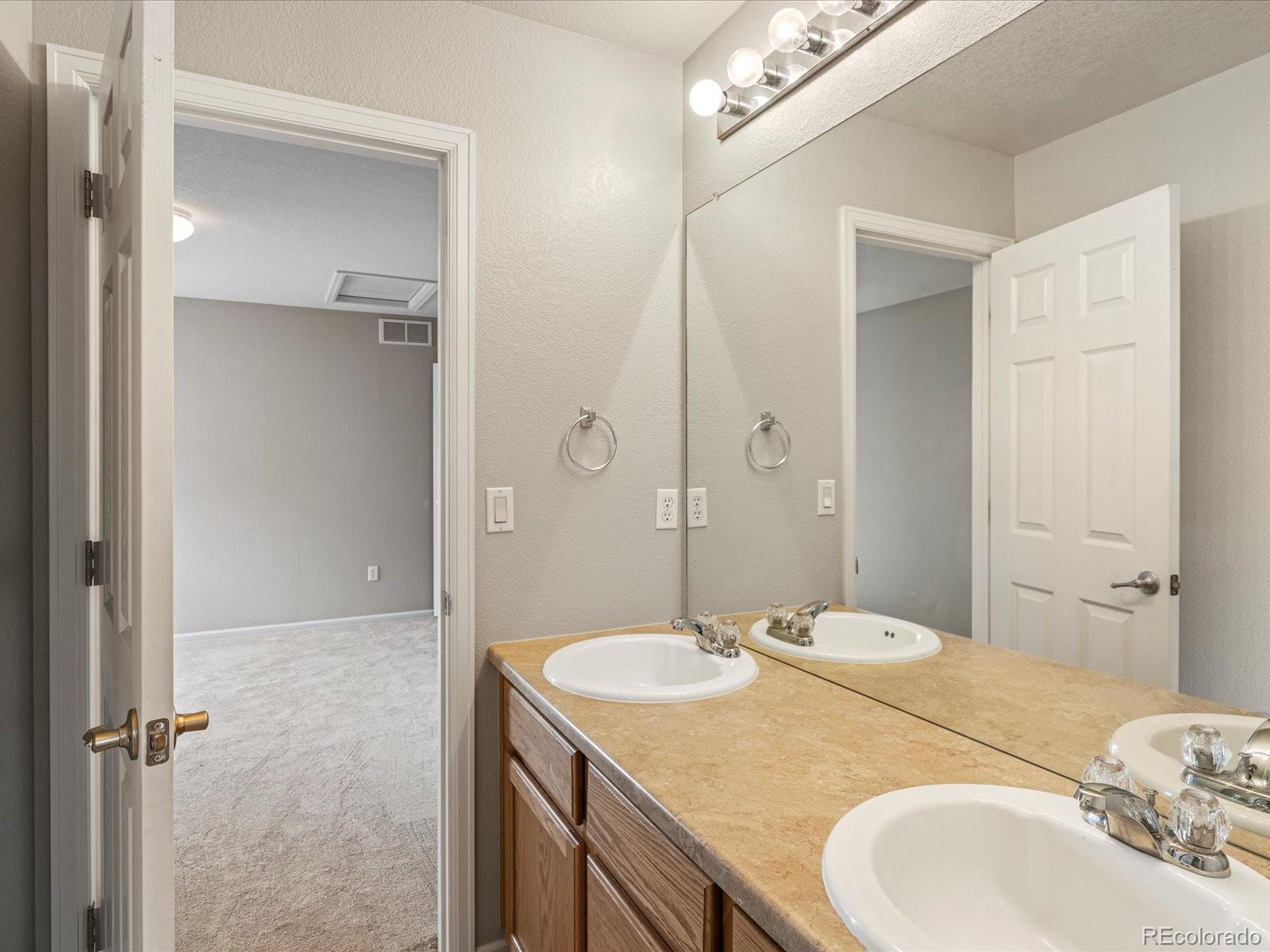 MLS Image #31 for 24735 e gunnison drive,aurora, Colorado