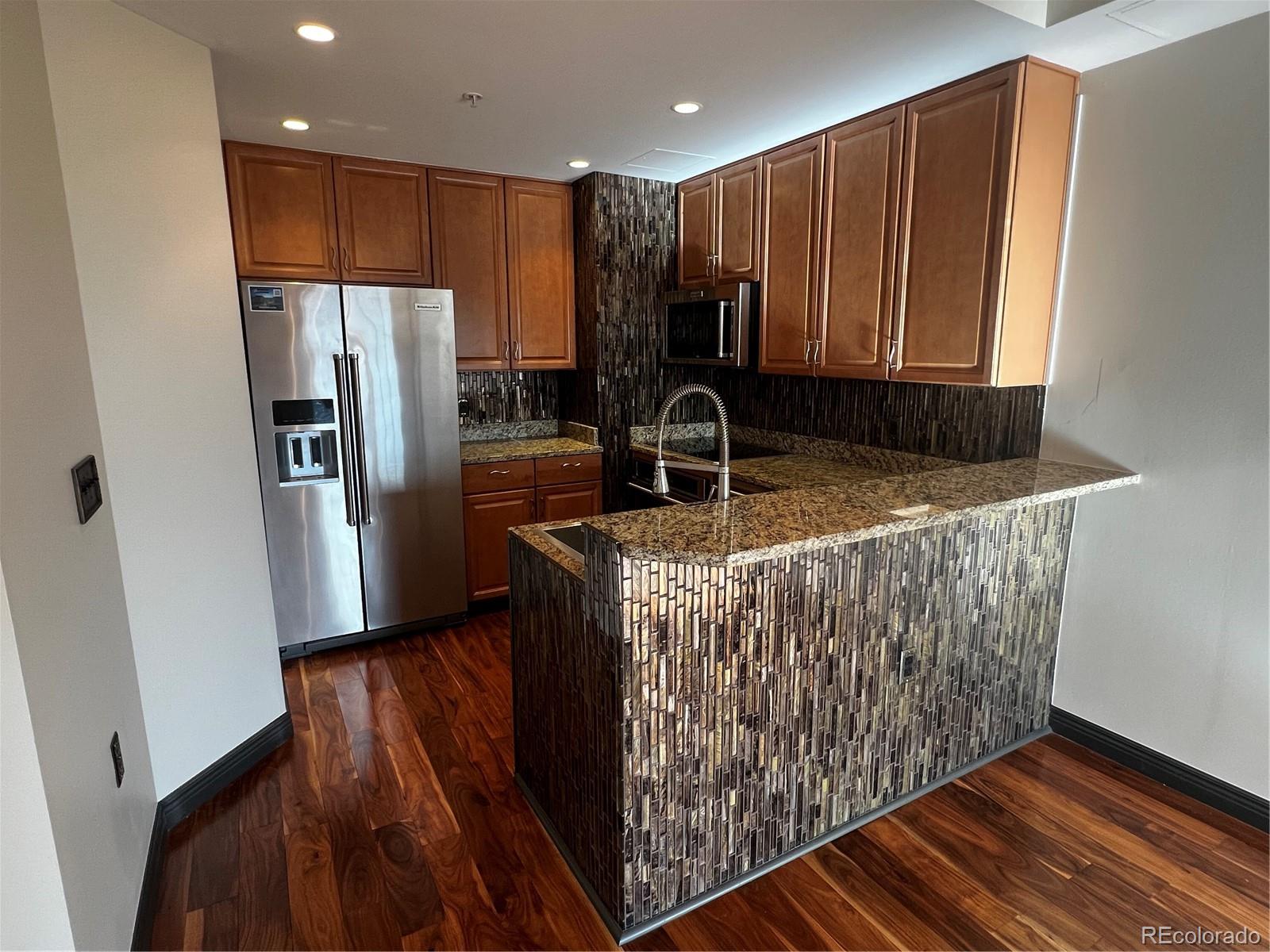 MLS Image #38 for 925 n lincoln street,denver, Colorado