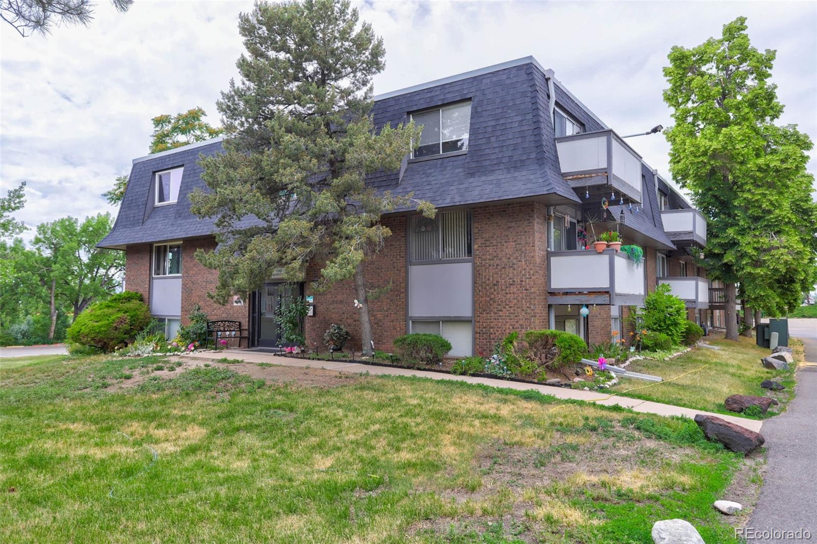 MLS Image #1 for 100 e highline circle,centennial, Colorado