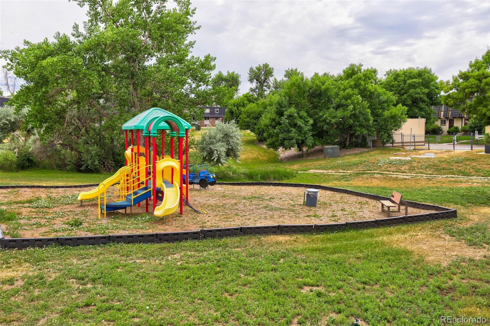 MLS Image #23 for 100 e highline circle,centennial, Colorado