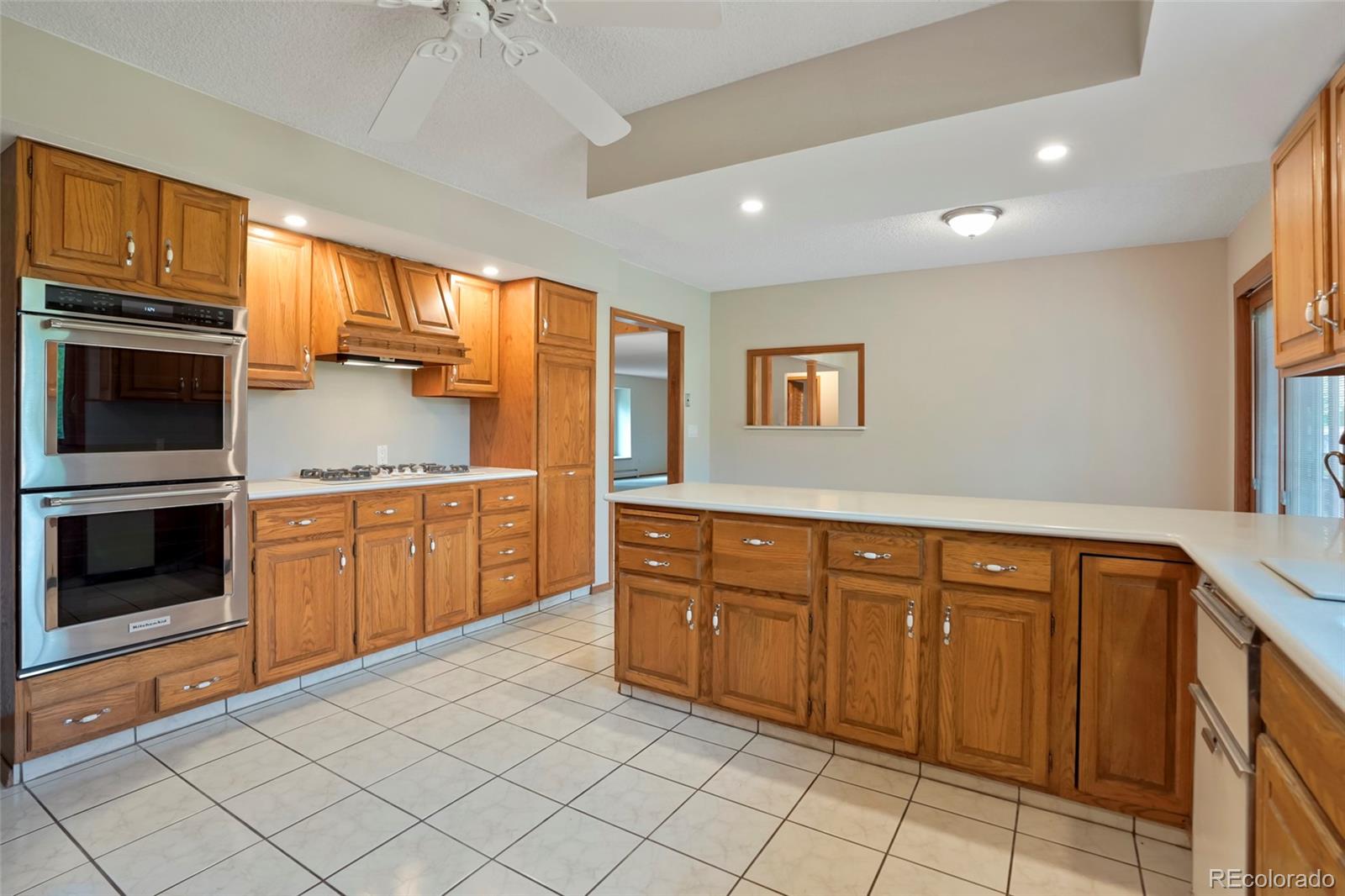 MLS Image #11 for 12315 w 54th drive,arvada, Colorado