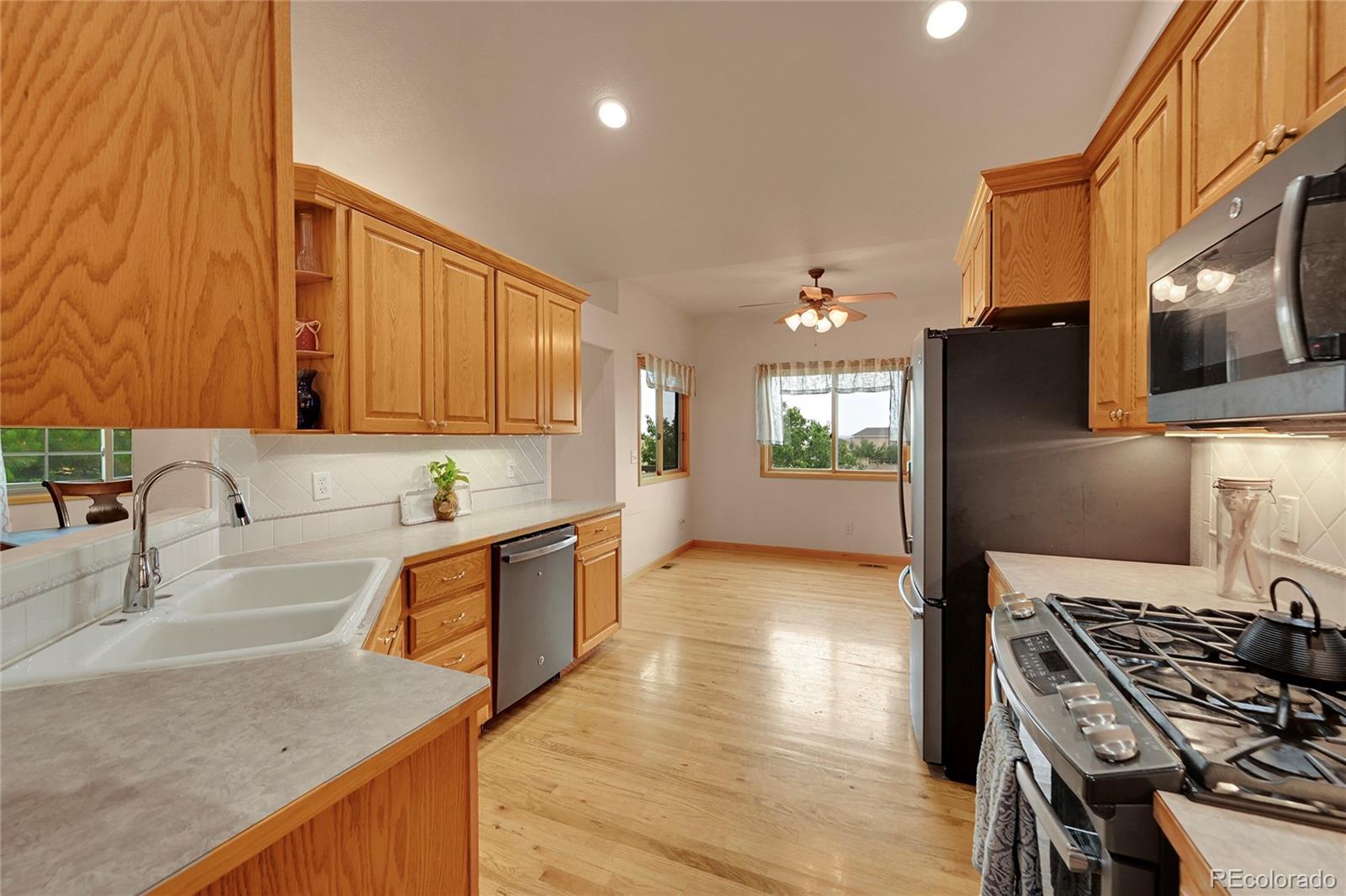 MLS Image #10 for 16498  essex road,platteville, Colorado