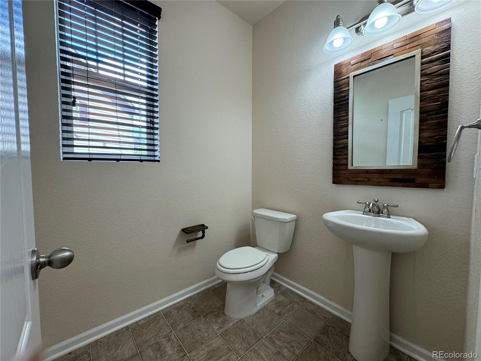 MLS Image #6 for 25576 e 1st avenue,aurora, Colorado