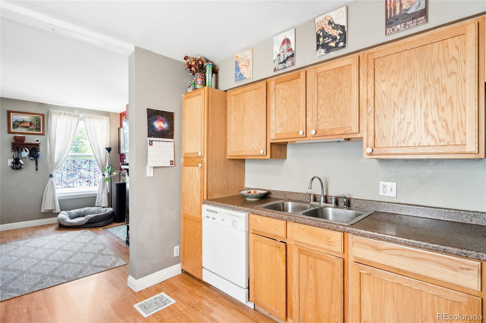 MLS Image #10 for 805 s logan street,denver, Colorado