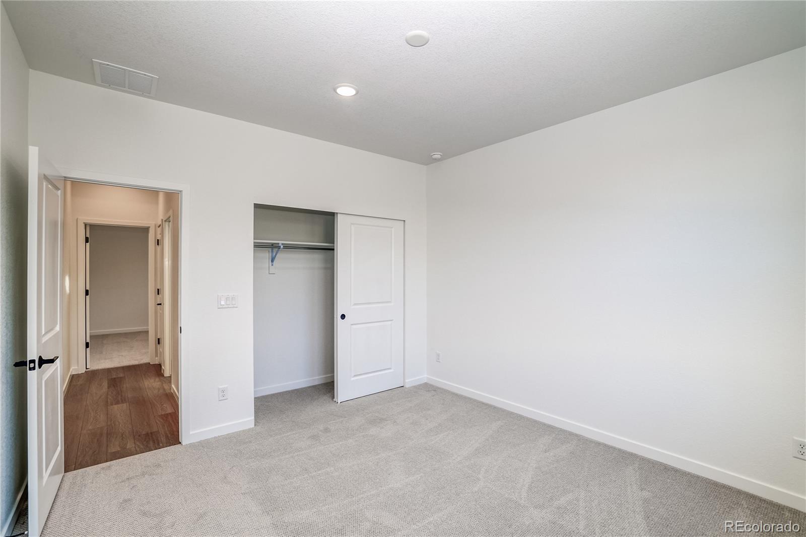 MLS Image #19 for 23942 e 40th avenue,aurora, Colorado