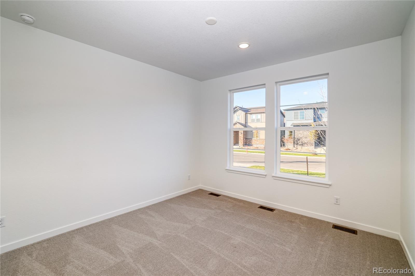 MLS Image #20 for 23942 e 40th avenue,aurora, Colorado