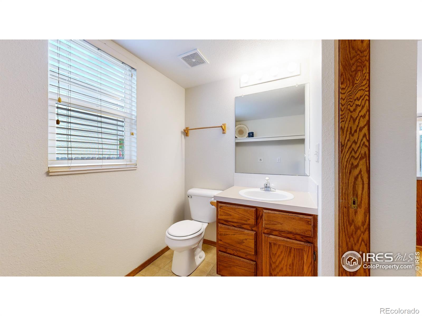 MLS Image #11 for 230  sandstone court,windsor, Colorado