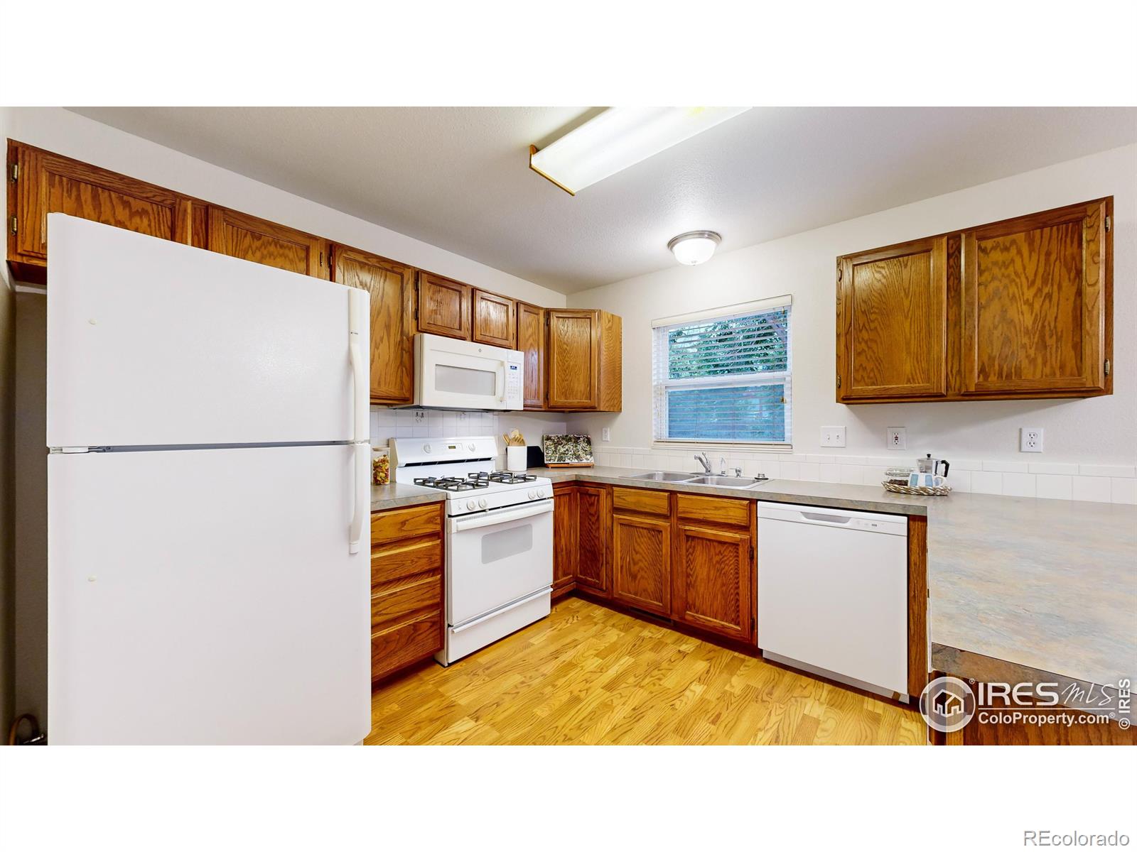 MLS Image #9 for 230  sandstone court,windsor, Colorado