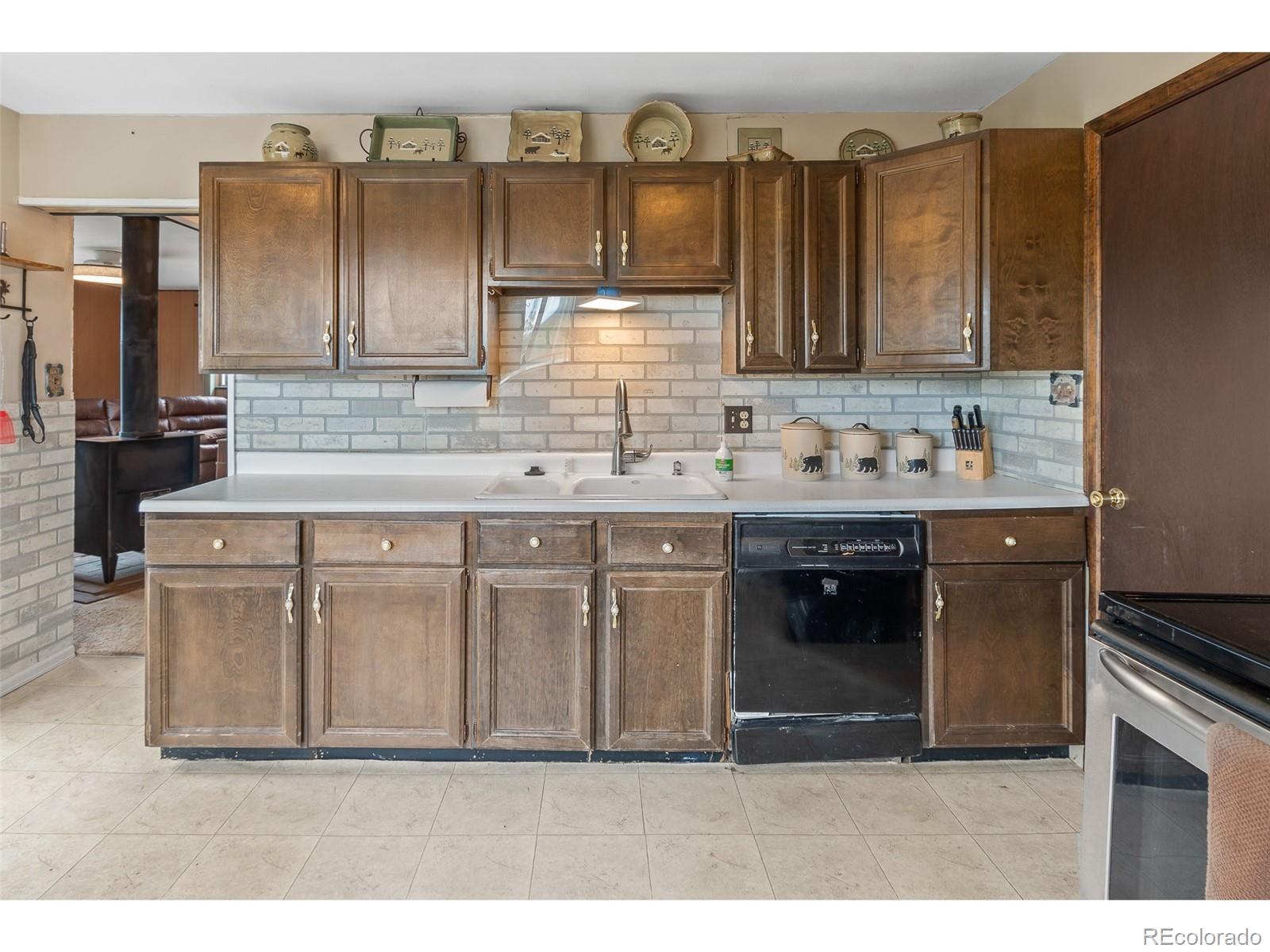 MLS Image #11 for 2698  wells fargo circle,jefferson, Colorado