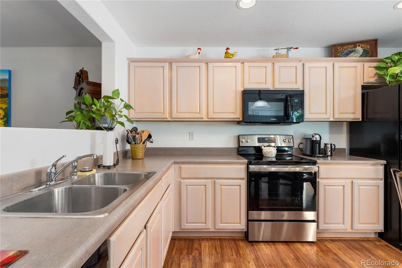 MLS Image #14 for 7844 s kittredge circle,englewood, Colorado