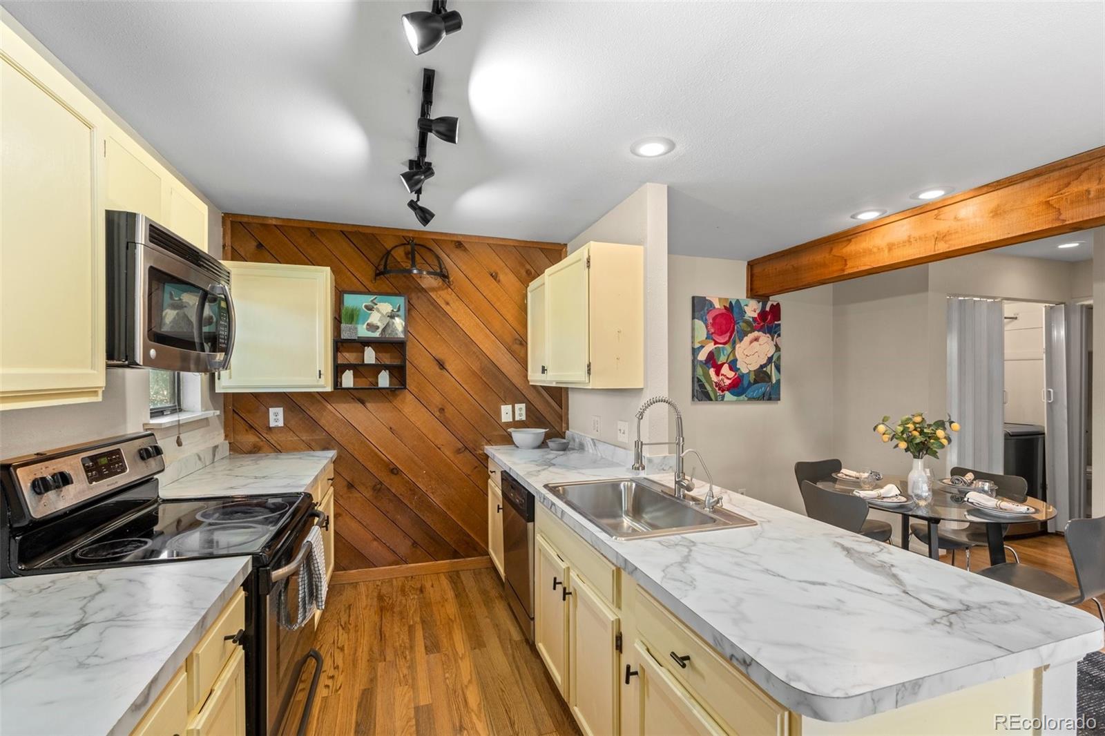 MLS Image #11 for 1233 s yosemite way,denver, Colorado