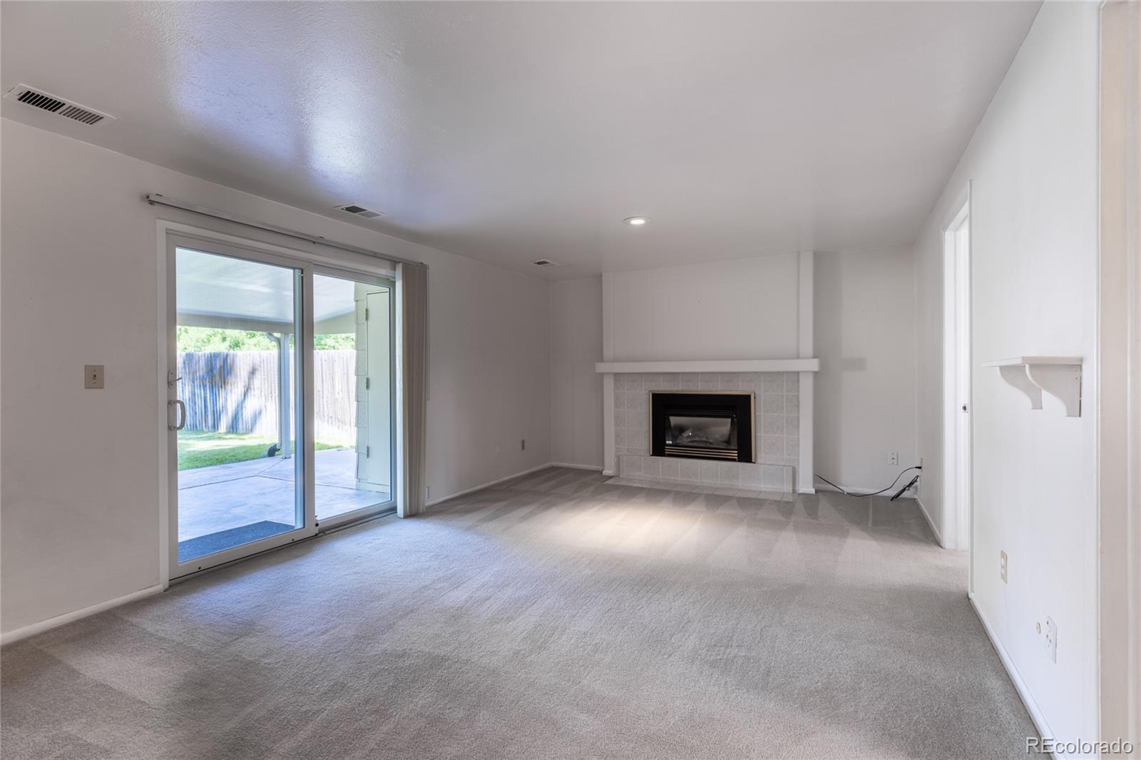 MLS Image #11 for 3185 s elmira court,denver, Colorado