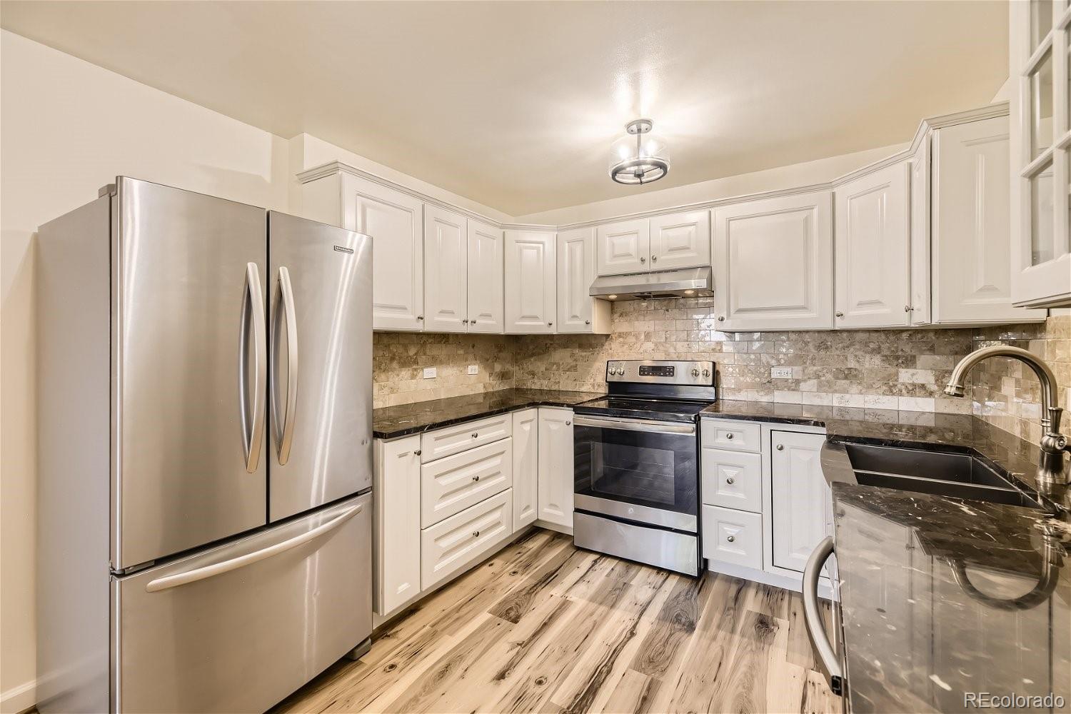 MLS Image #8 for 585 s alton way,denver, Colorado