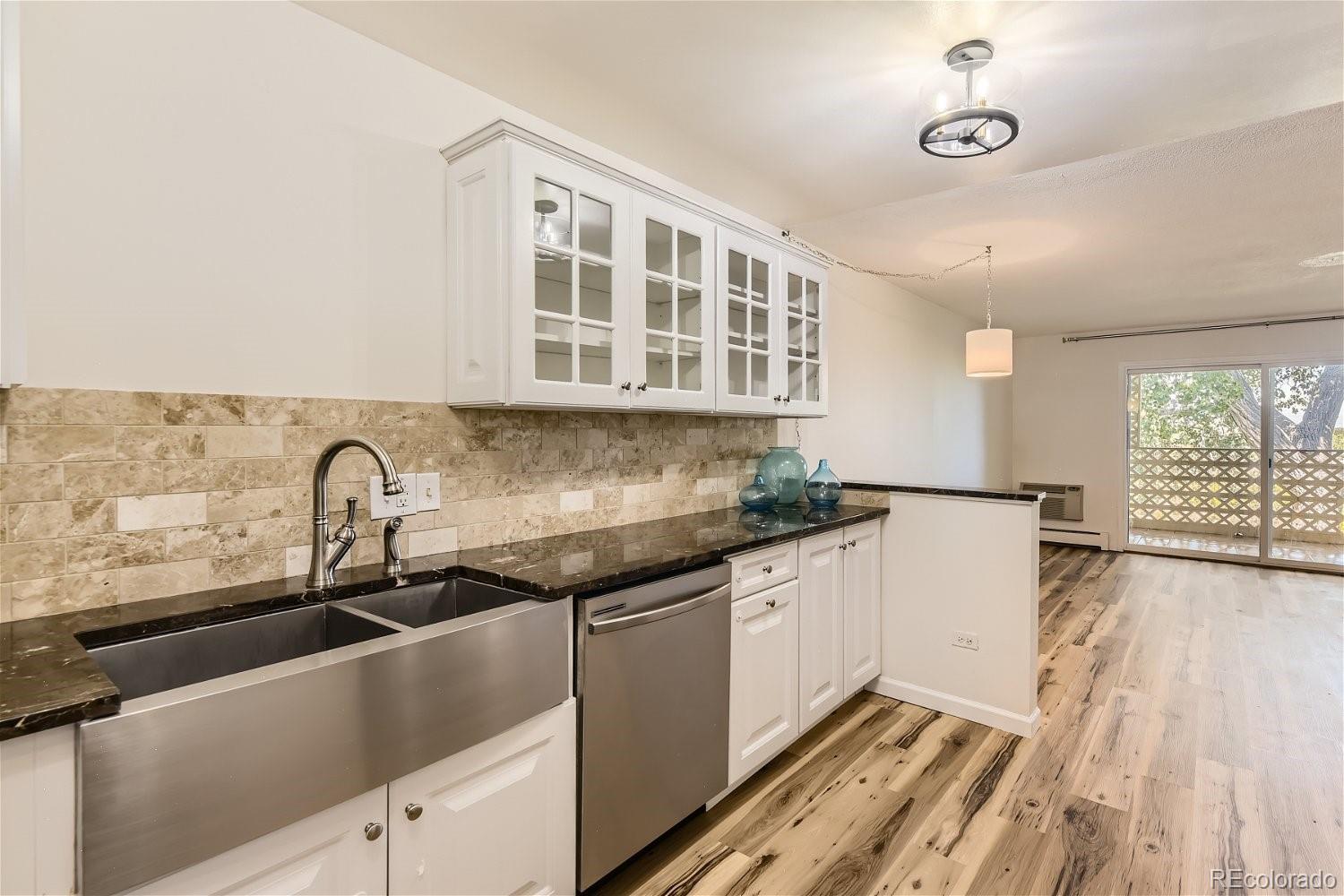 MLS Image #9 for 585 s alton way,denver, Colorado