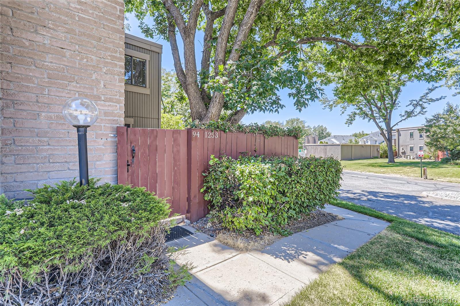 MLS Image #1 for 1253 s yosemite way,denver, Colorado