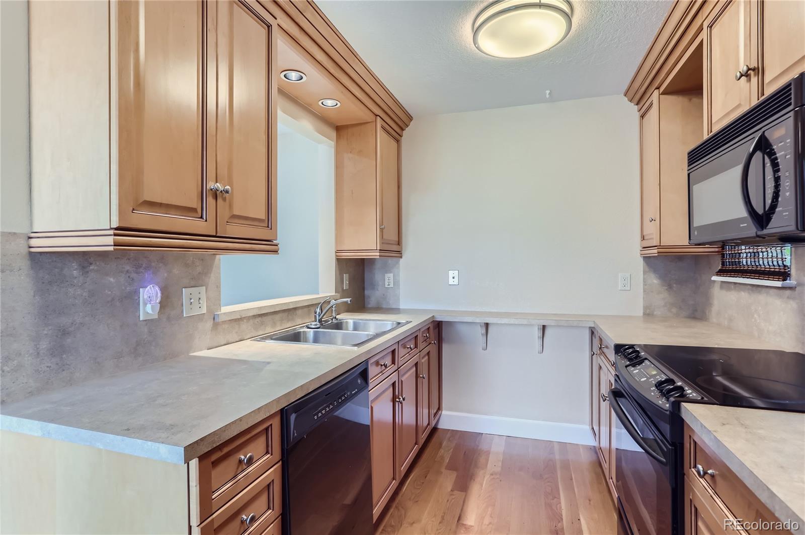 MLS Image #11 for 1253 s yosemite way,denver, Colorado