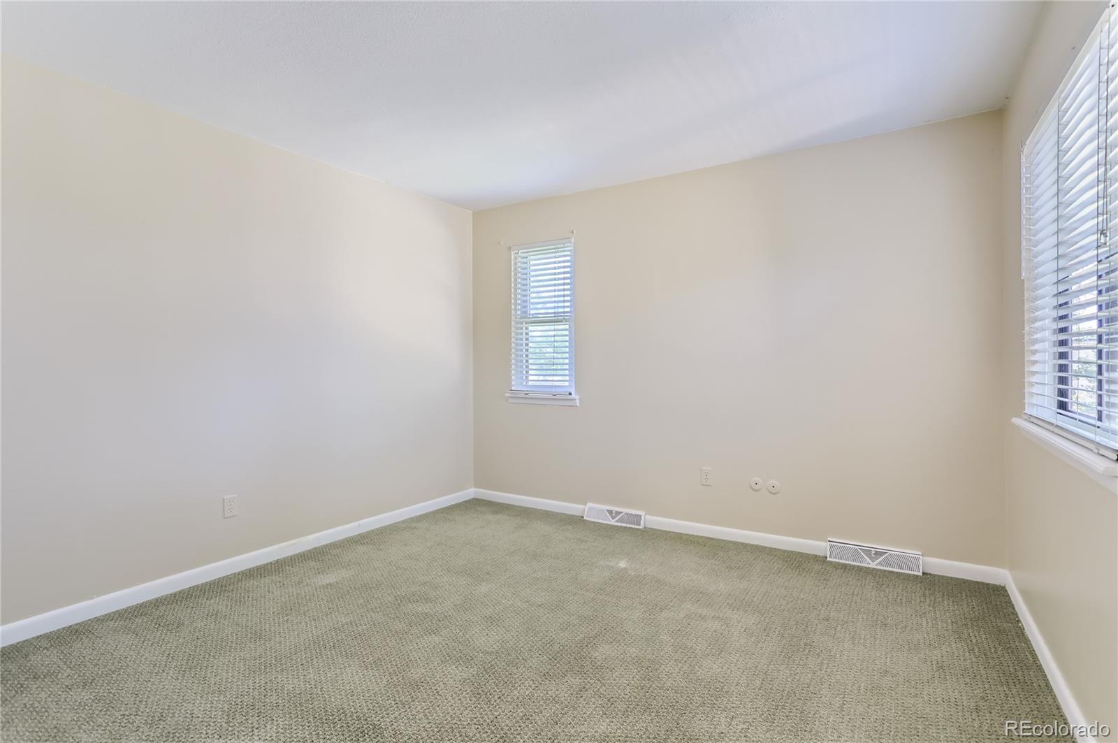 MLS Image #22 for 1253 s yosemite way,denver, Colorado