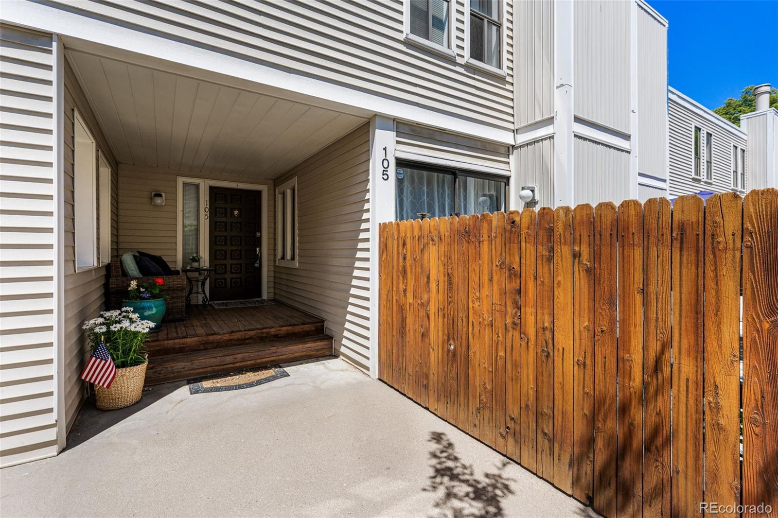 MLS Image #2 for 1050 s monaco parkway,denver, Colorado