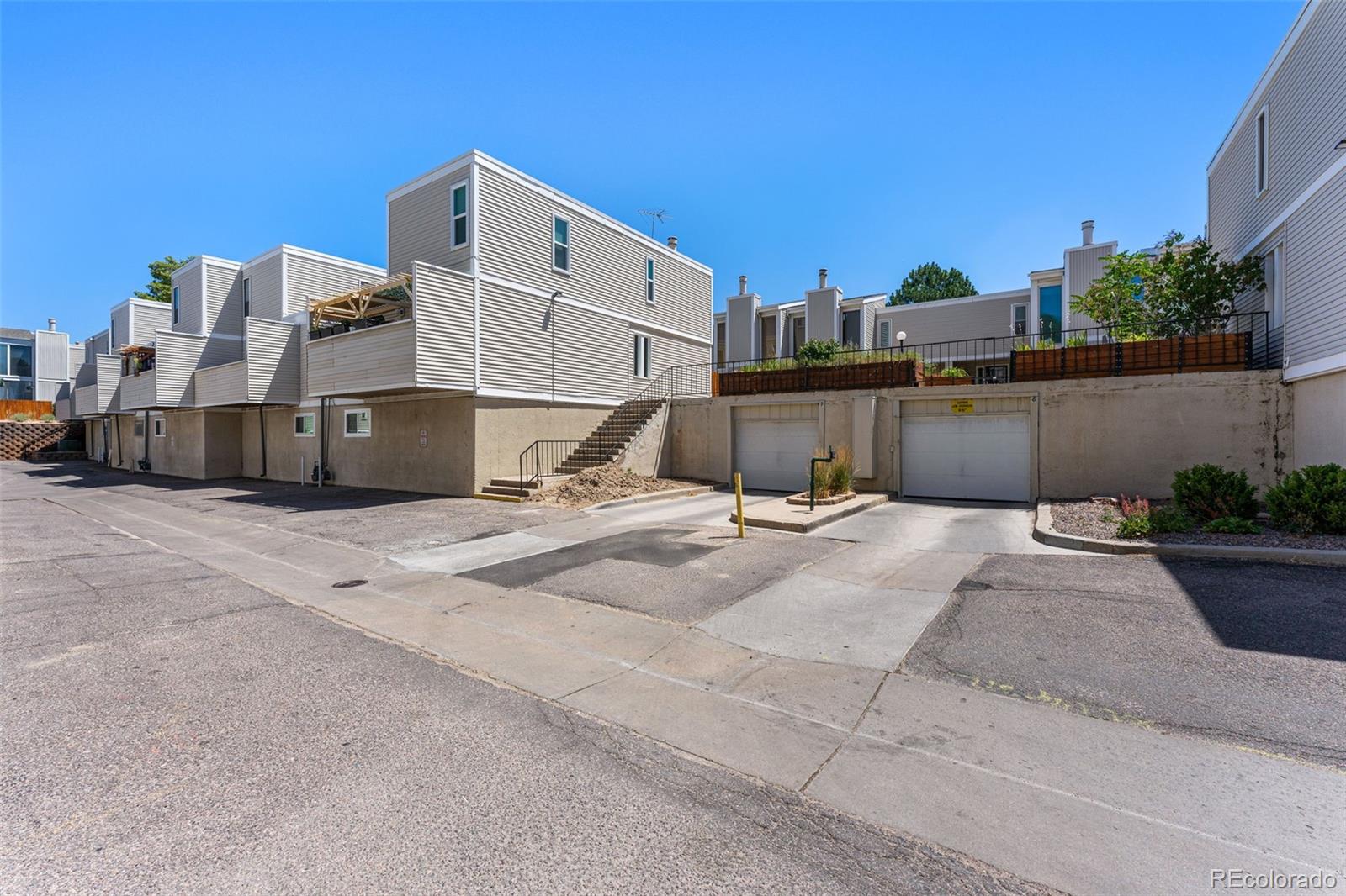 MLS Image #34 for 1050 s monaco parkway,denver, Colorado