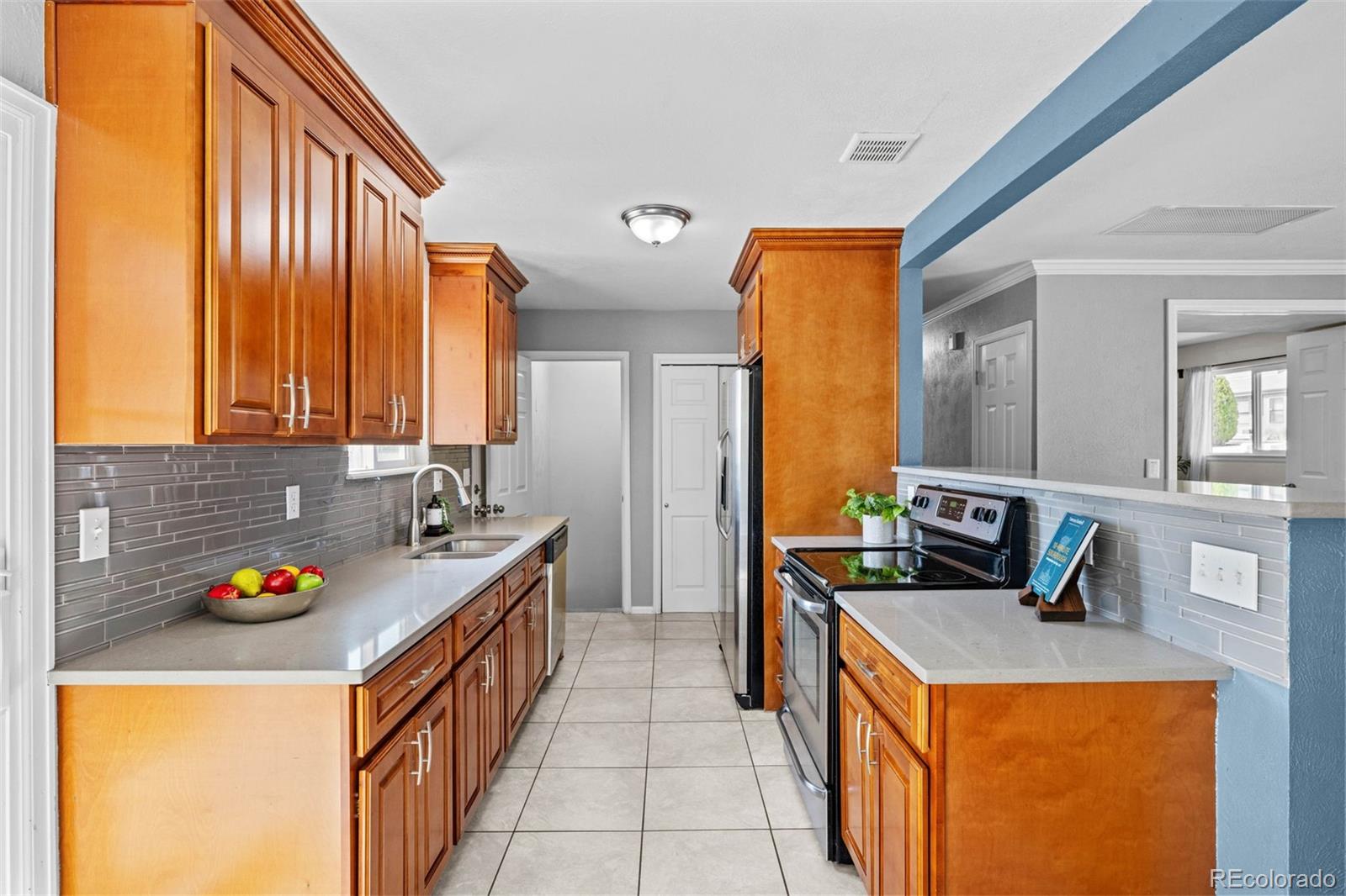 MLS Image #12 for 7906 s dover street,littleton, Colorado