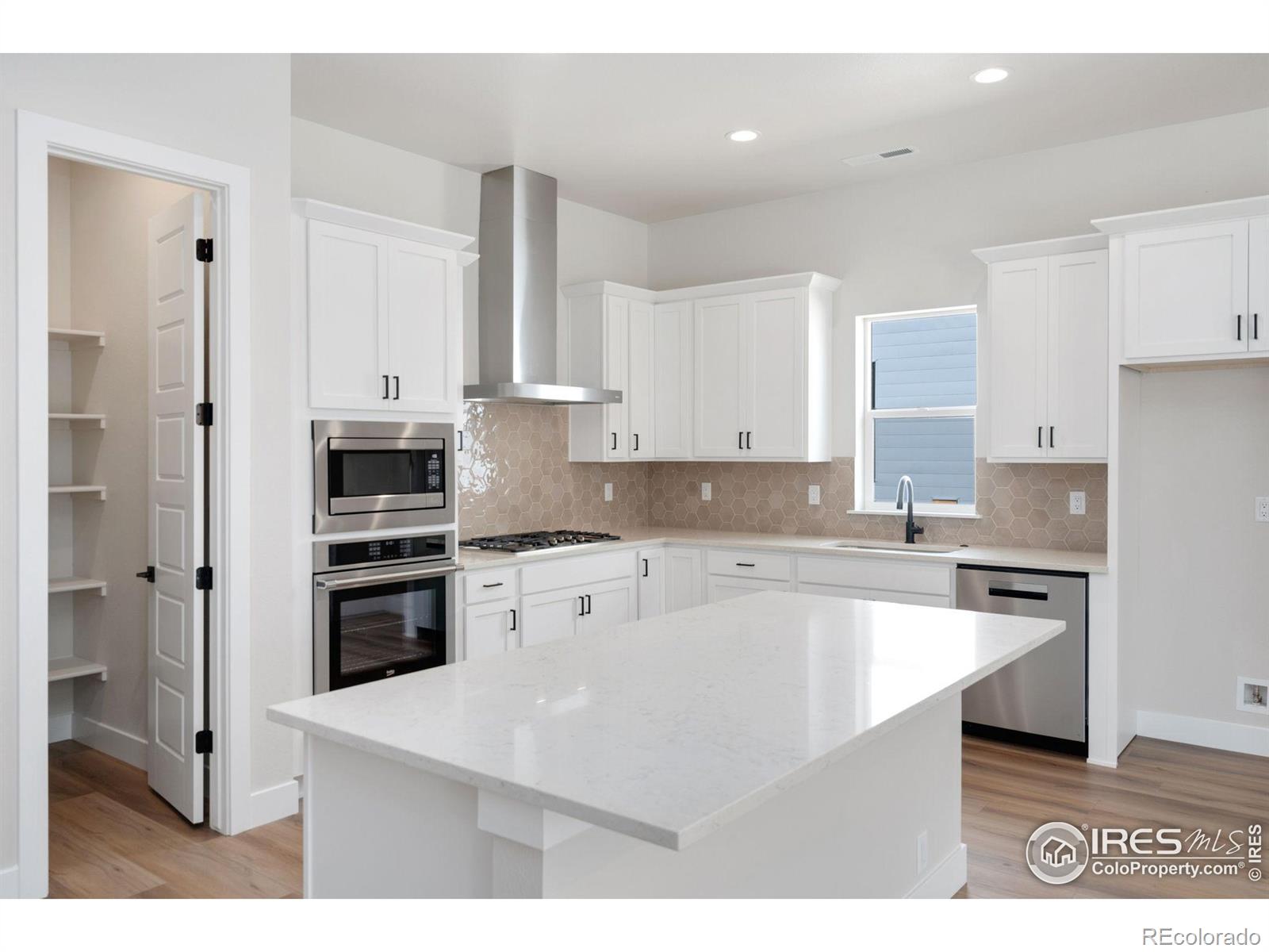 MLS Image #5 for 1739  barefoot drive,windsor, Colorado