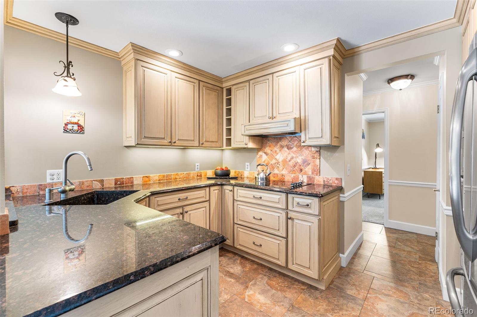 MLS Image #6 for 5050 w maplewood place,littleton, Colorado