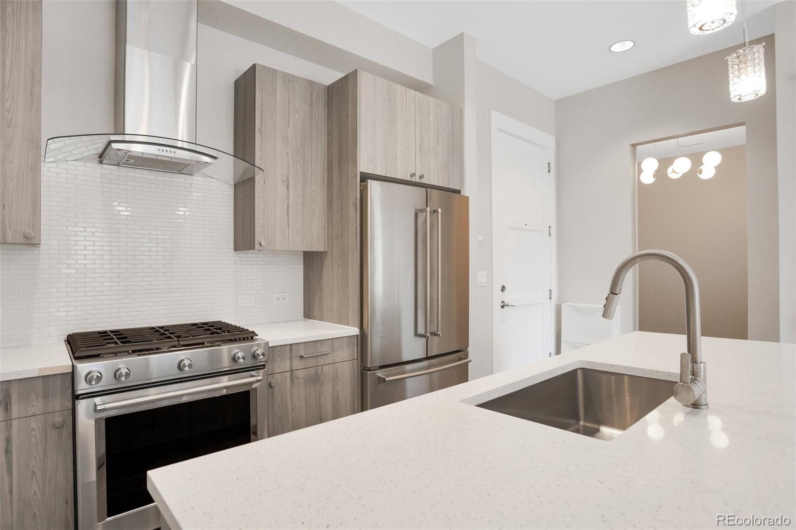 MLS Image #9 for 4885 s monaco street 301,denver, Colorado