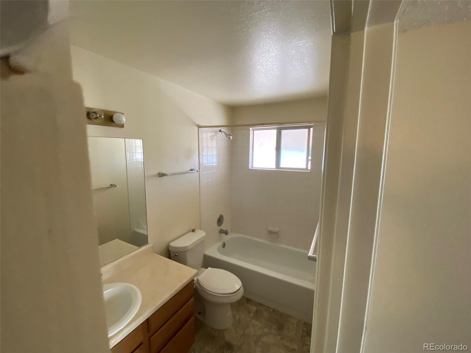 MLS Image #1 for 1094 s dearborn street 301,aurora, Colorado