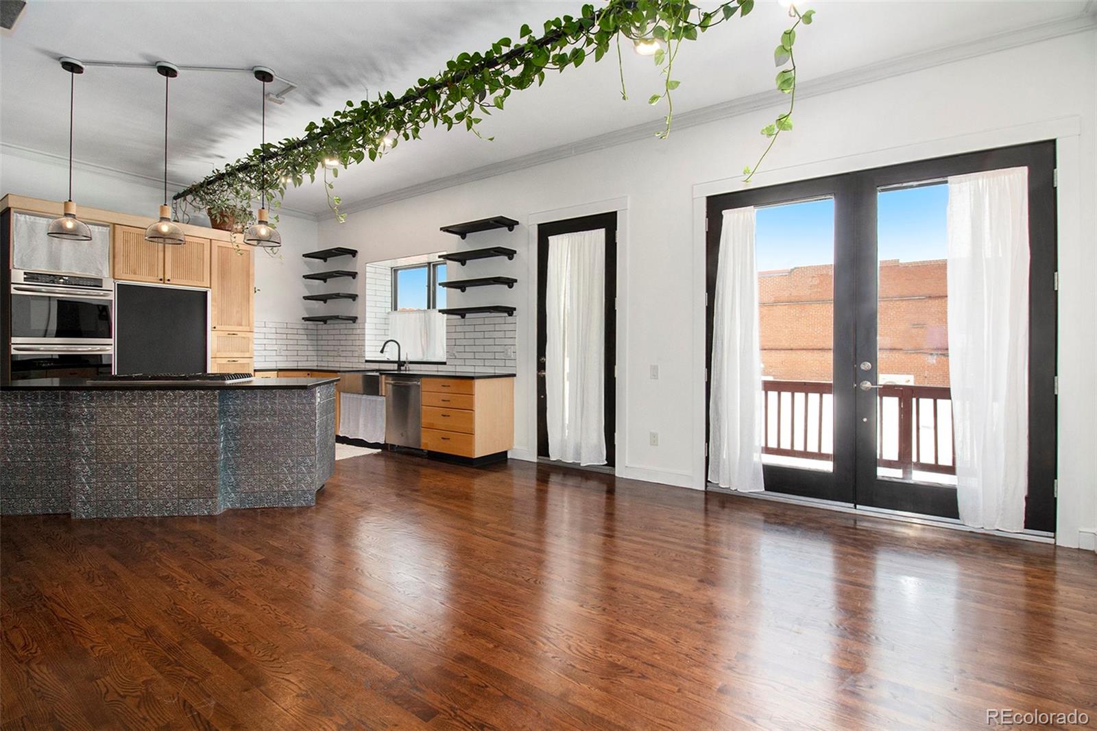 MLS Image #11 for 800 w 8th avenue,denver, Colorado