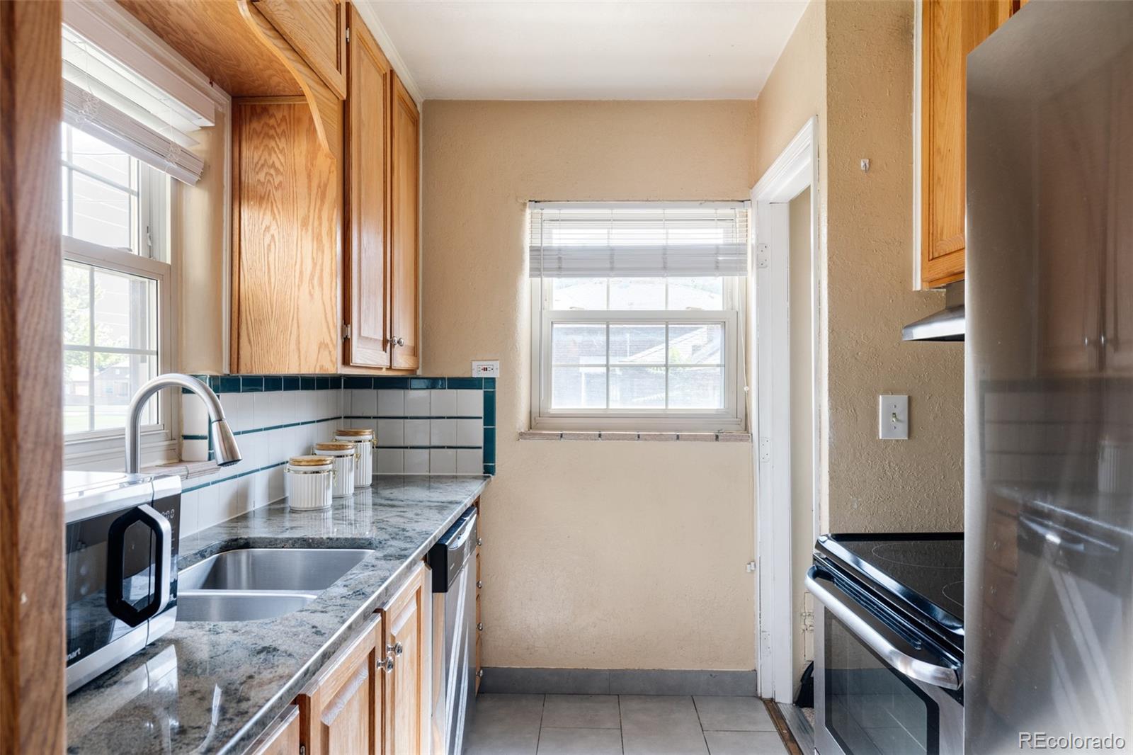 MLS Image #7 for 5922 e 14th avenue,denver, Colorado