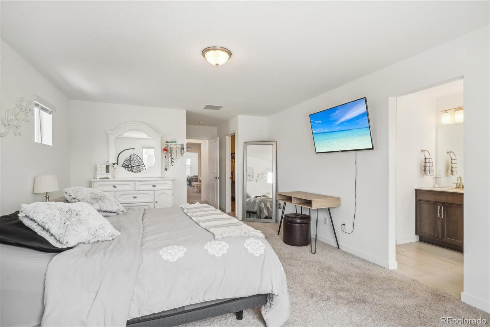 MLS Image #27 for 27593 e 1st place,aurora, Colorado