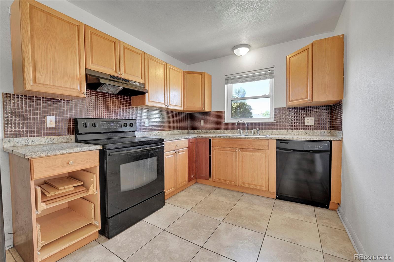 MLS Image #9 for 3580  newport street,denver, Colorado