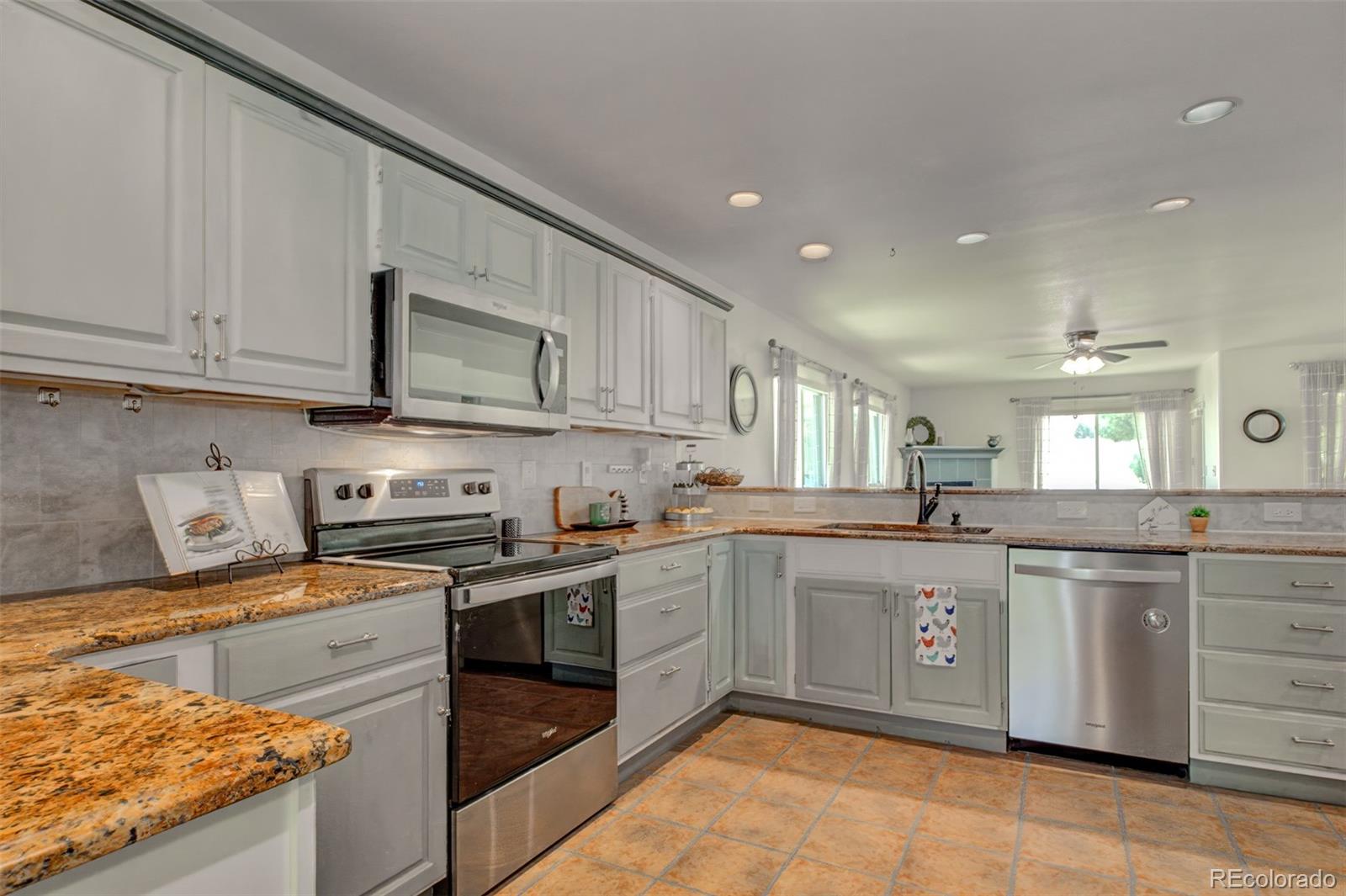 MLS Image #6 for 150  luxury lane,colorado springs, Colorado