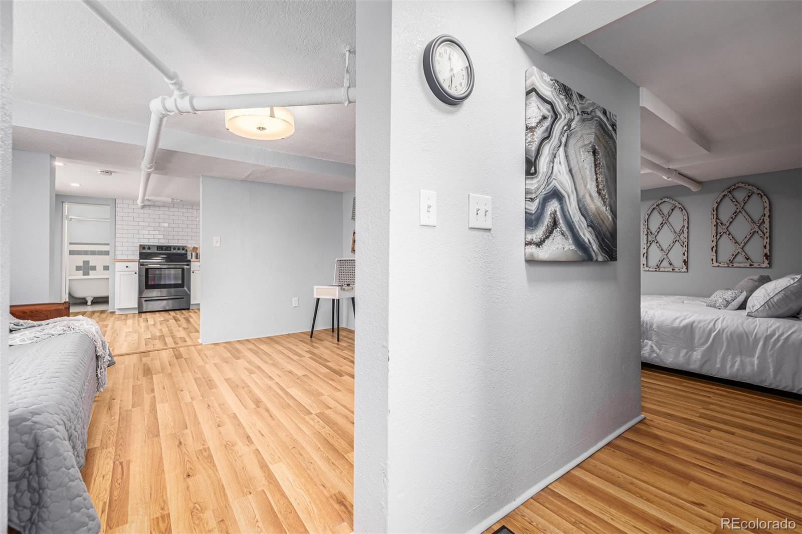 MLS Image #15 for 1266 n emerson street,denver, Colorado