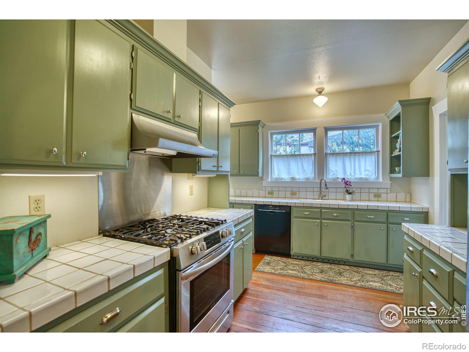 MLS Image #10 for 1813 s coffman street,longmont, Colorado